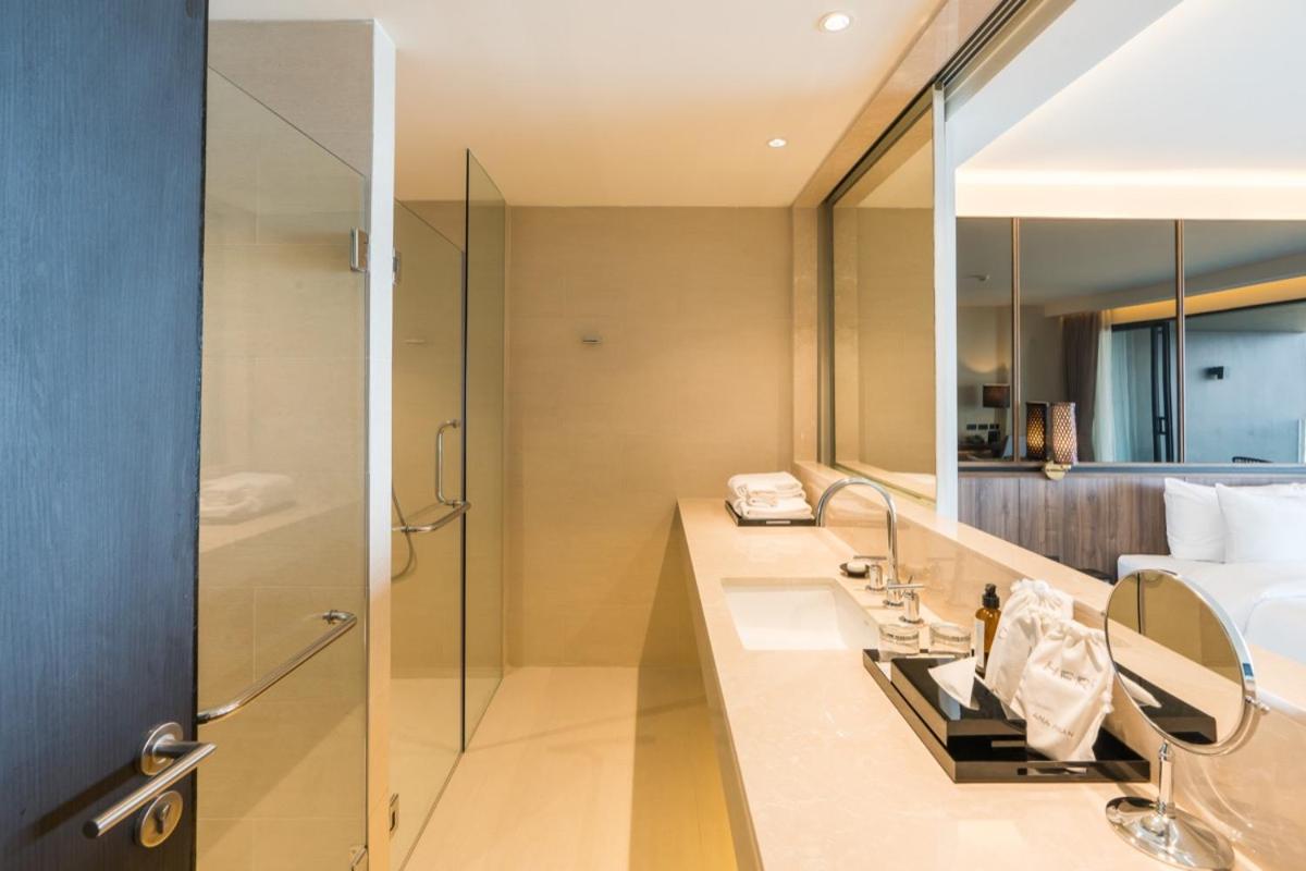 Oceanfront Skypool - Photo 4