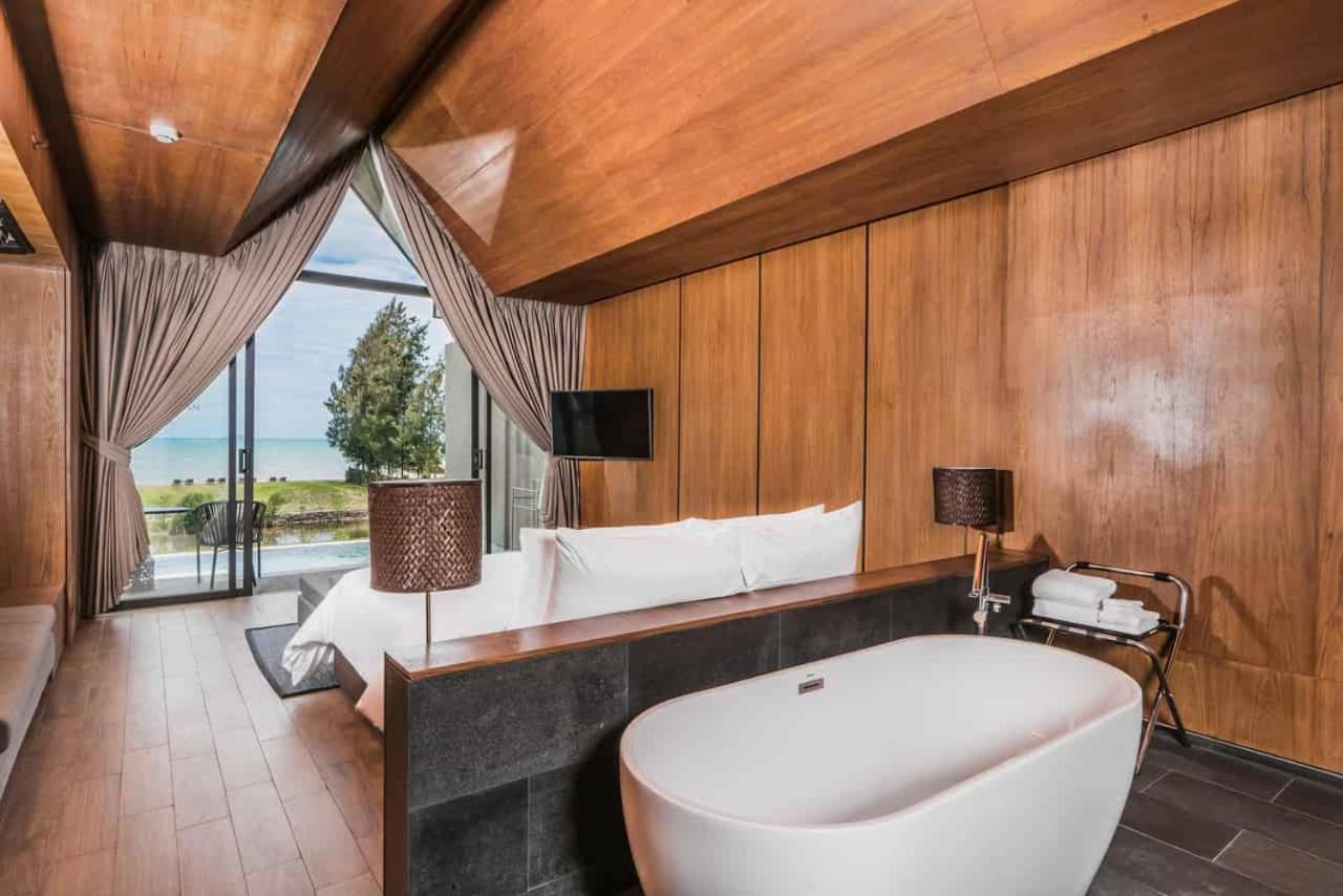 Oceanfront Pool Villa - Photo 1