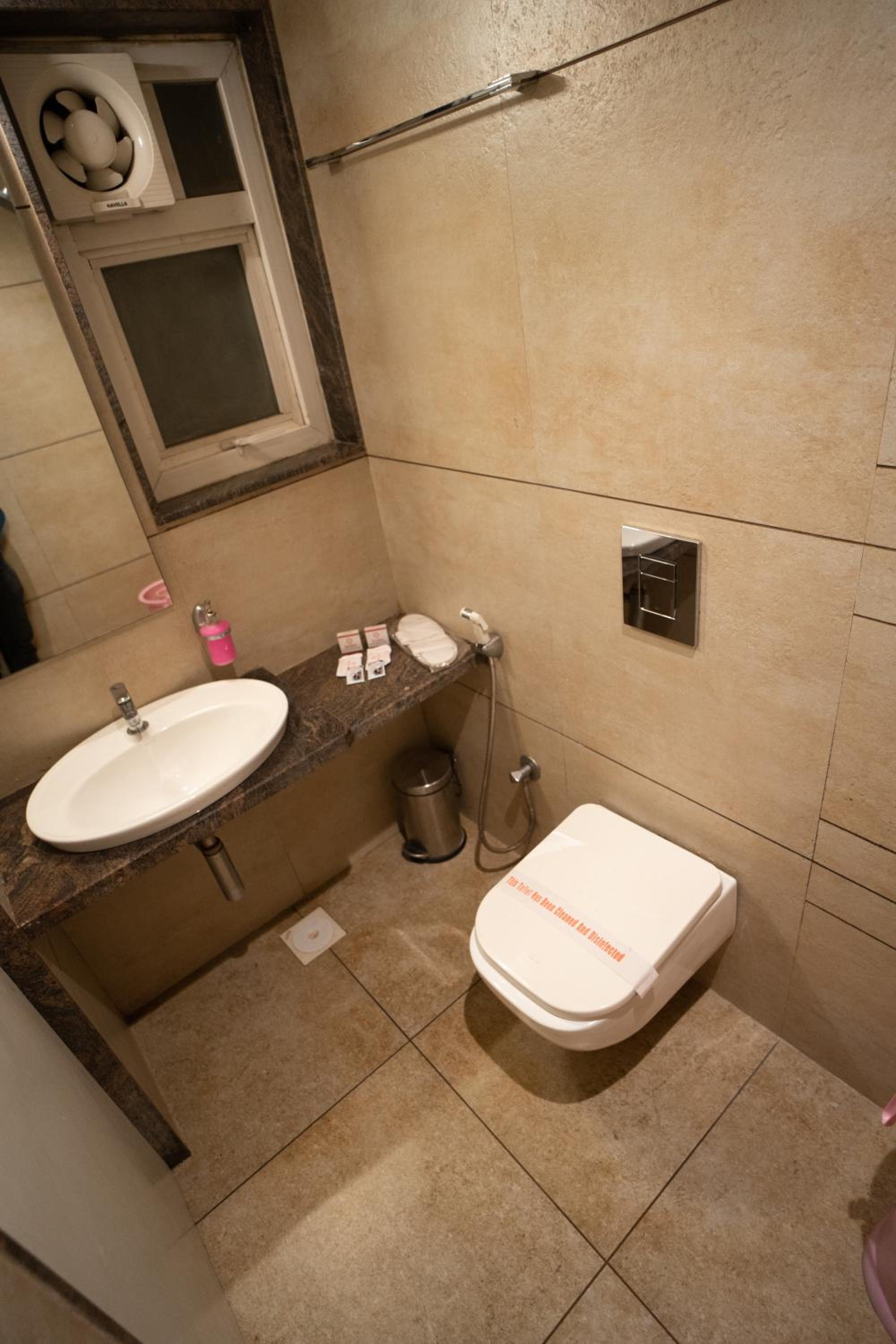 Double Room - Photo 28