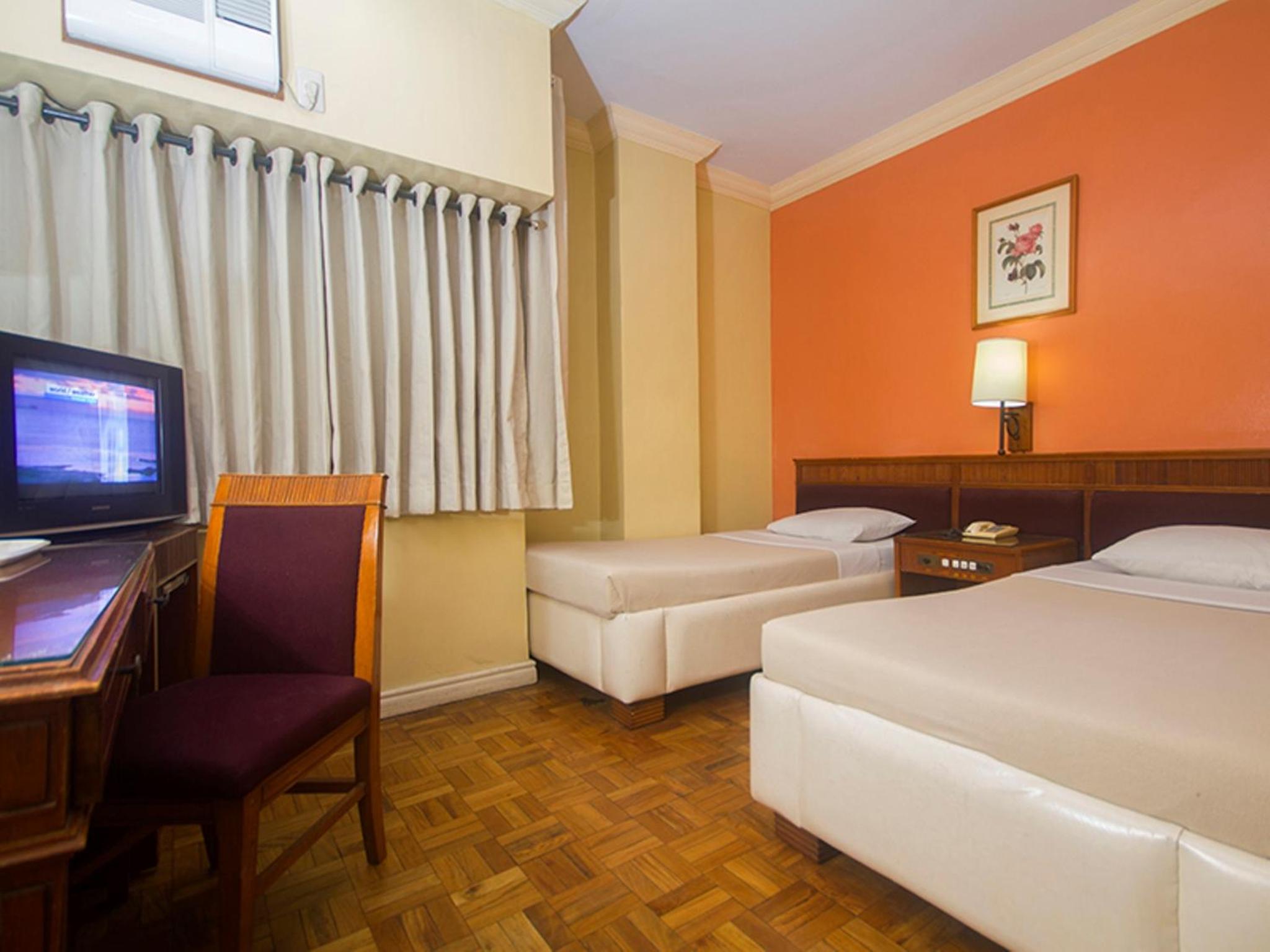 Standard Double or Twin Room photo 3