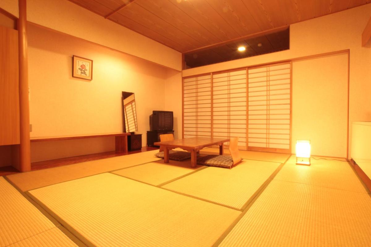 Japanese-Style Room with Shared Bathroom photo 1