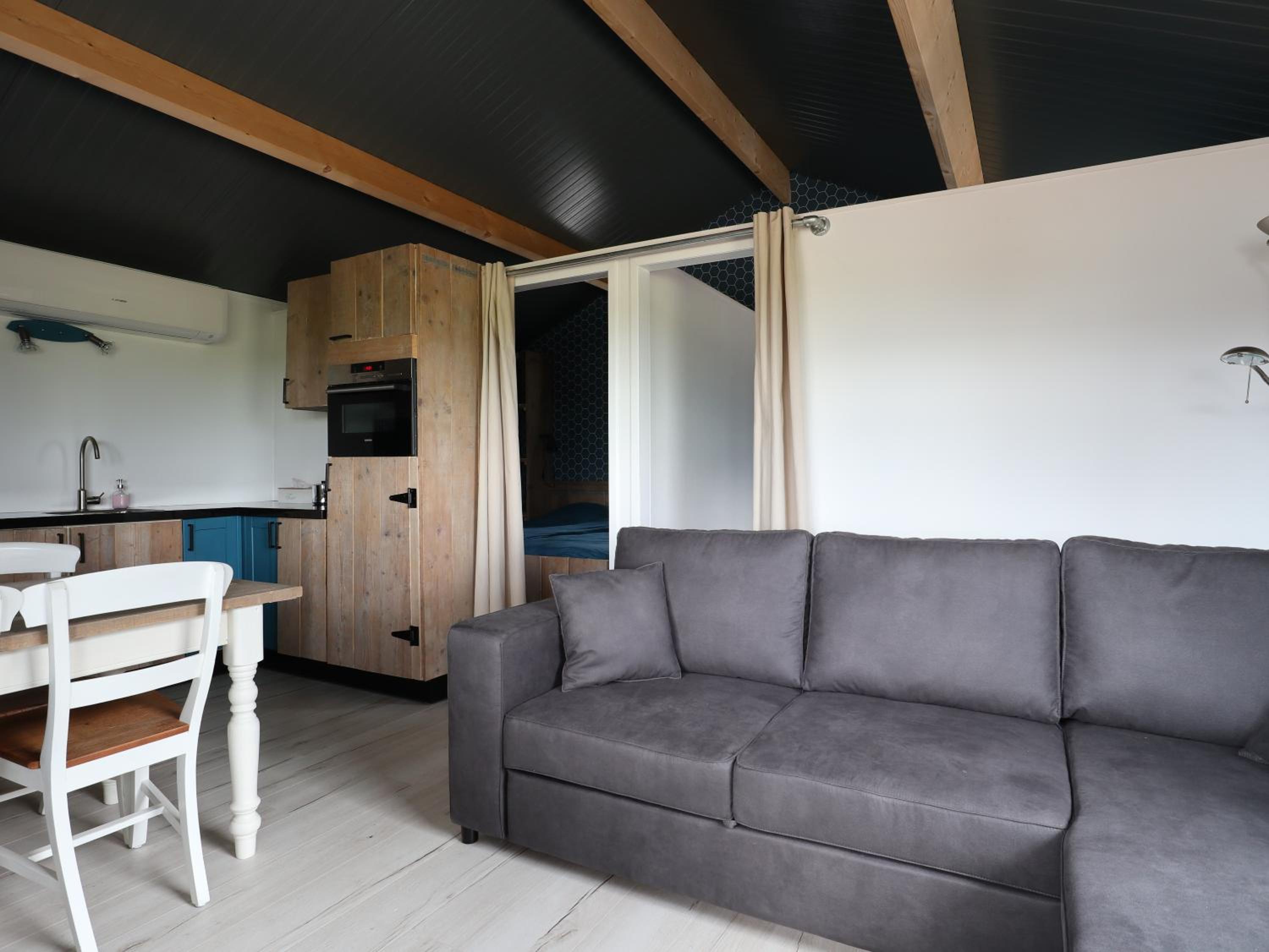 Two-Bedroom farmer's lodge Hofstay 195