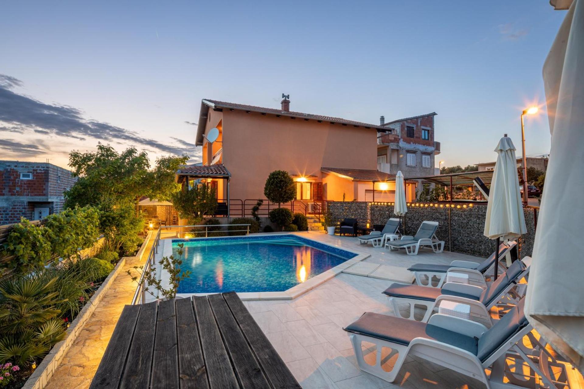 Villa photo 3