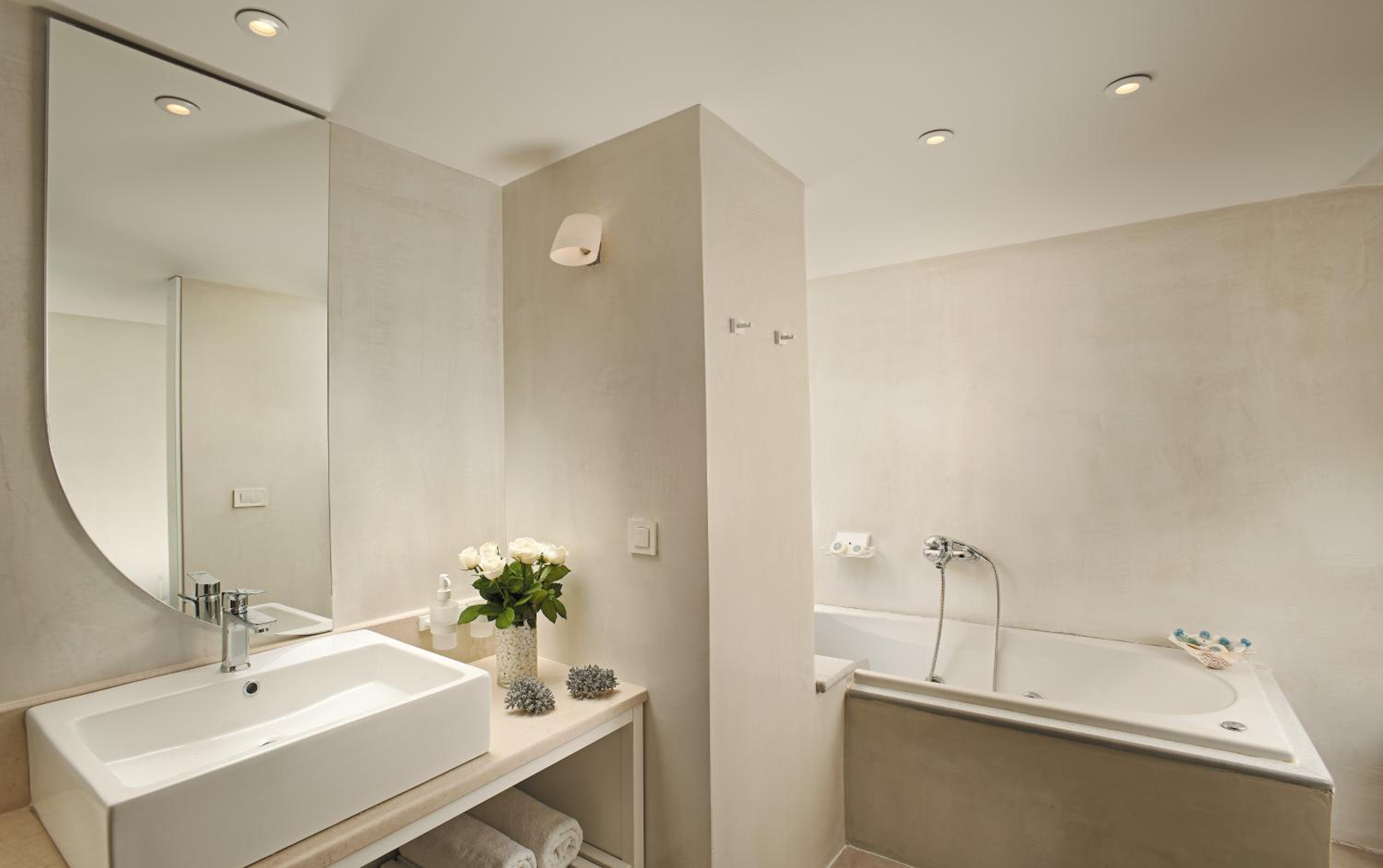 Larimar Four-Bedroom Beachfront Villa photo 3