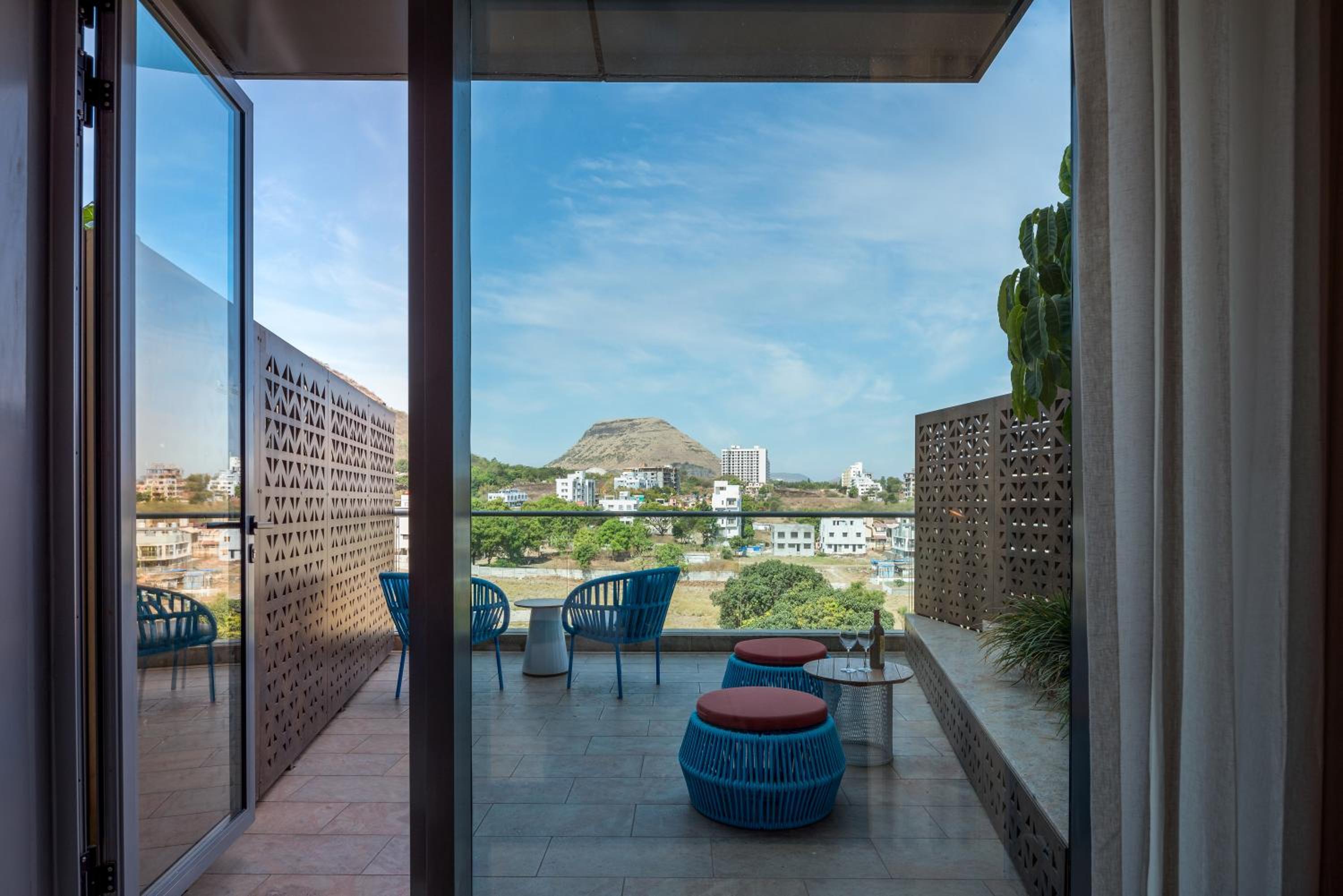 Deluxe Suite with Balcony & 15% discount on Spa - Photo 4