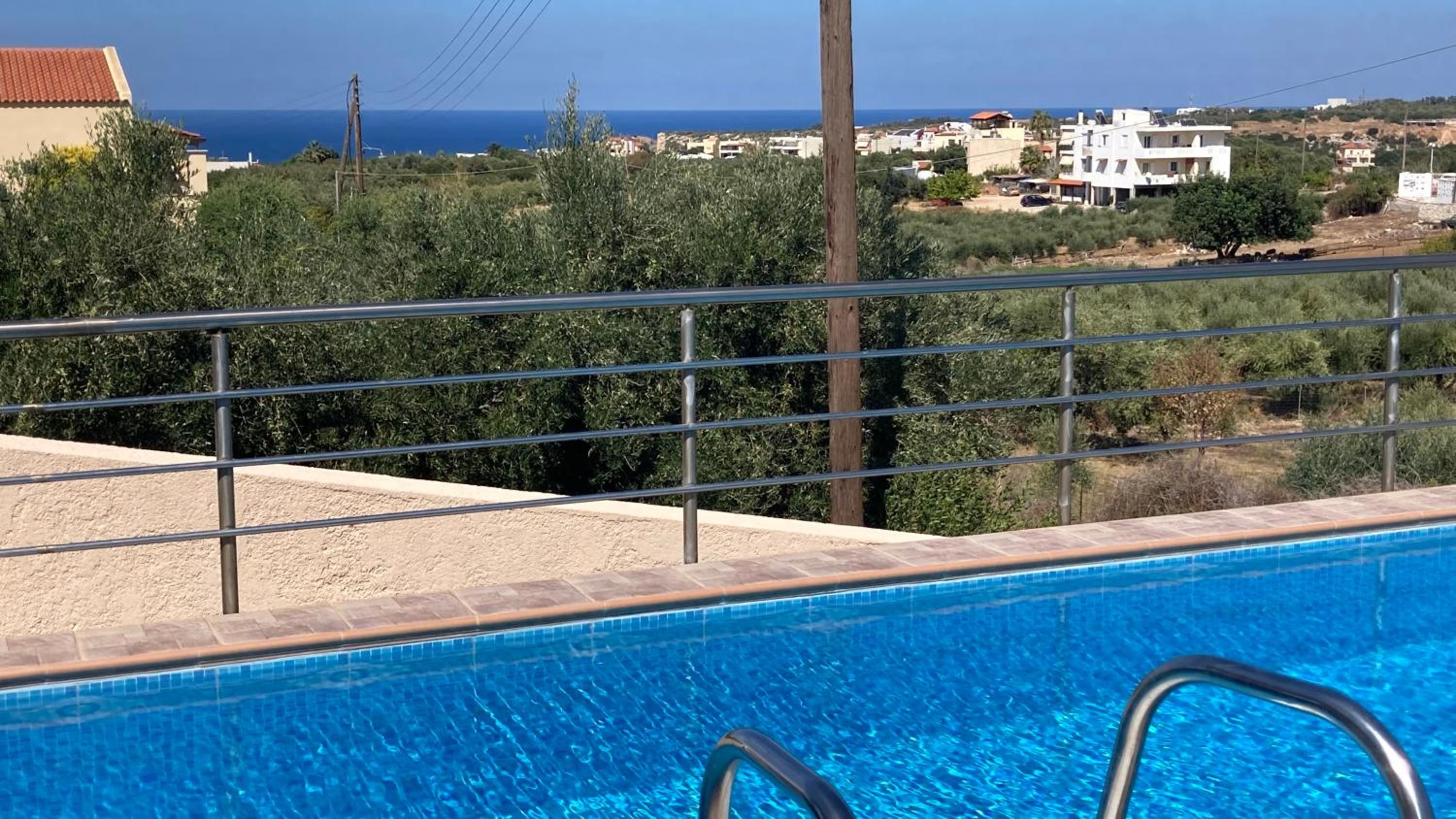 Three-Bedroom Villa with Private Pool - Photo 15