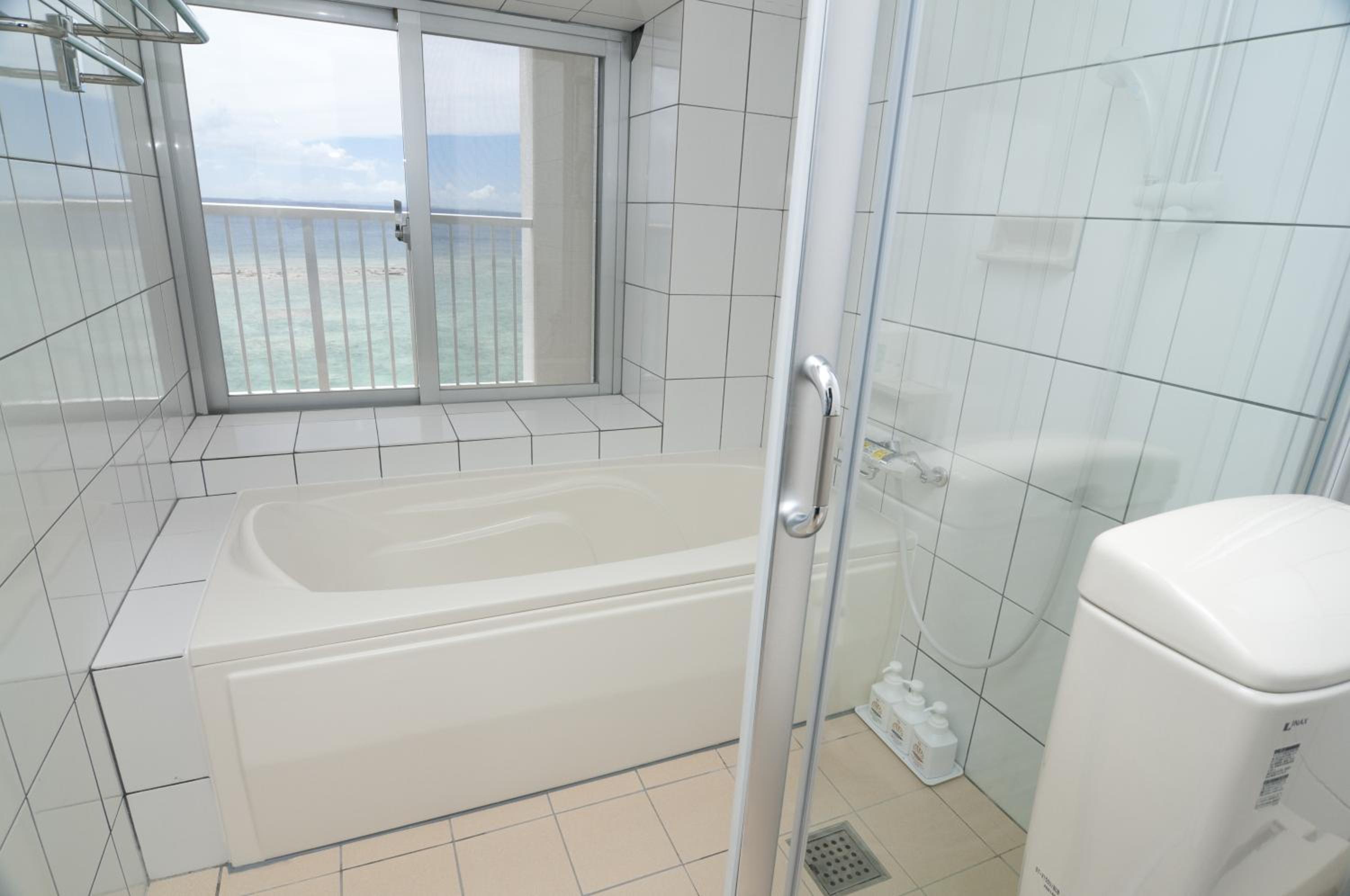 Three-Bedroom Apartment With Sea View photo 1
