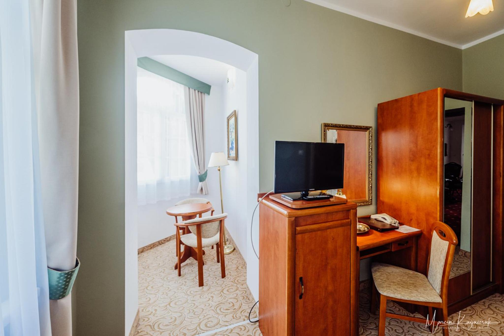 Budget Double Room photo 3