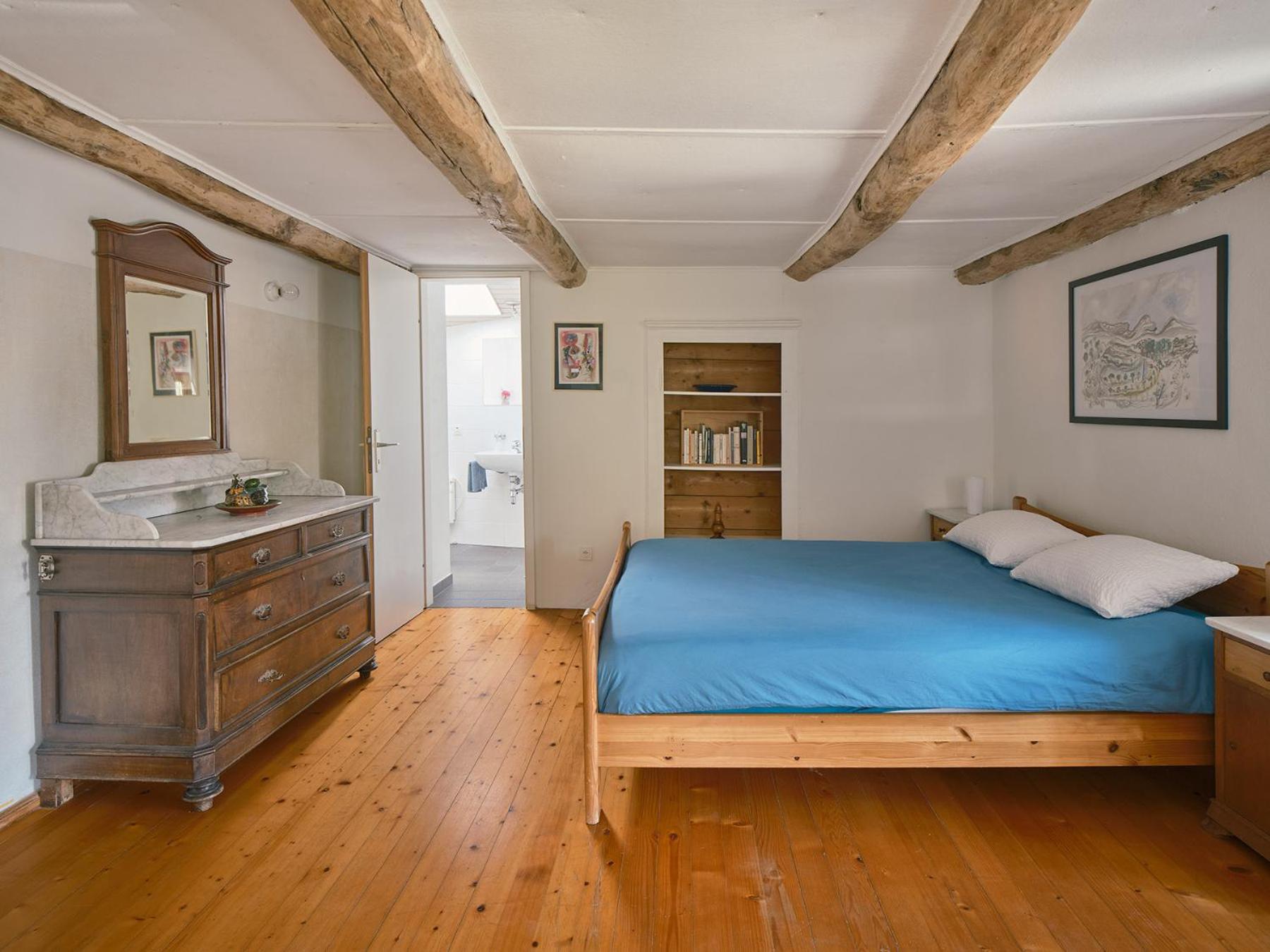 Double Room with Private Bathroom - Photo 2