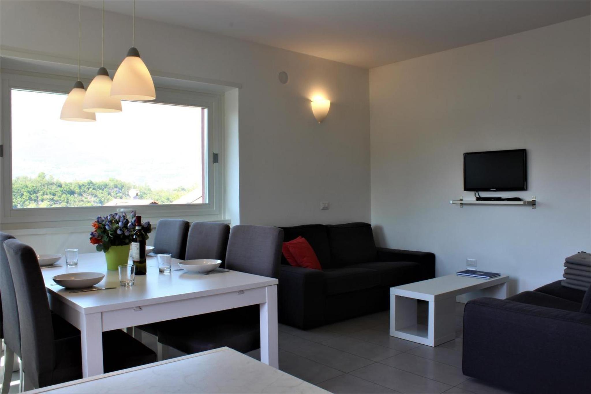 Apartment with Mountain View photo 1