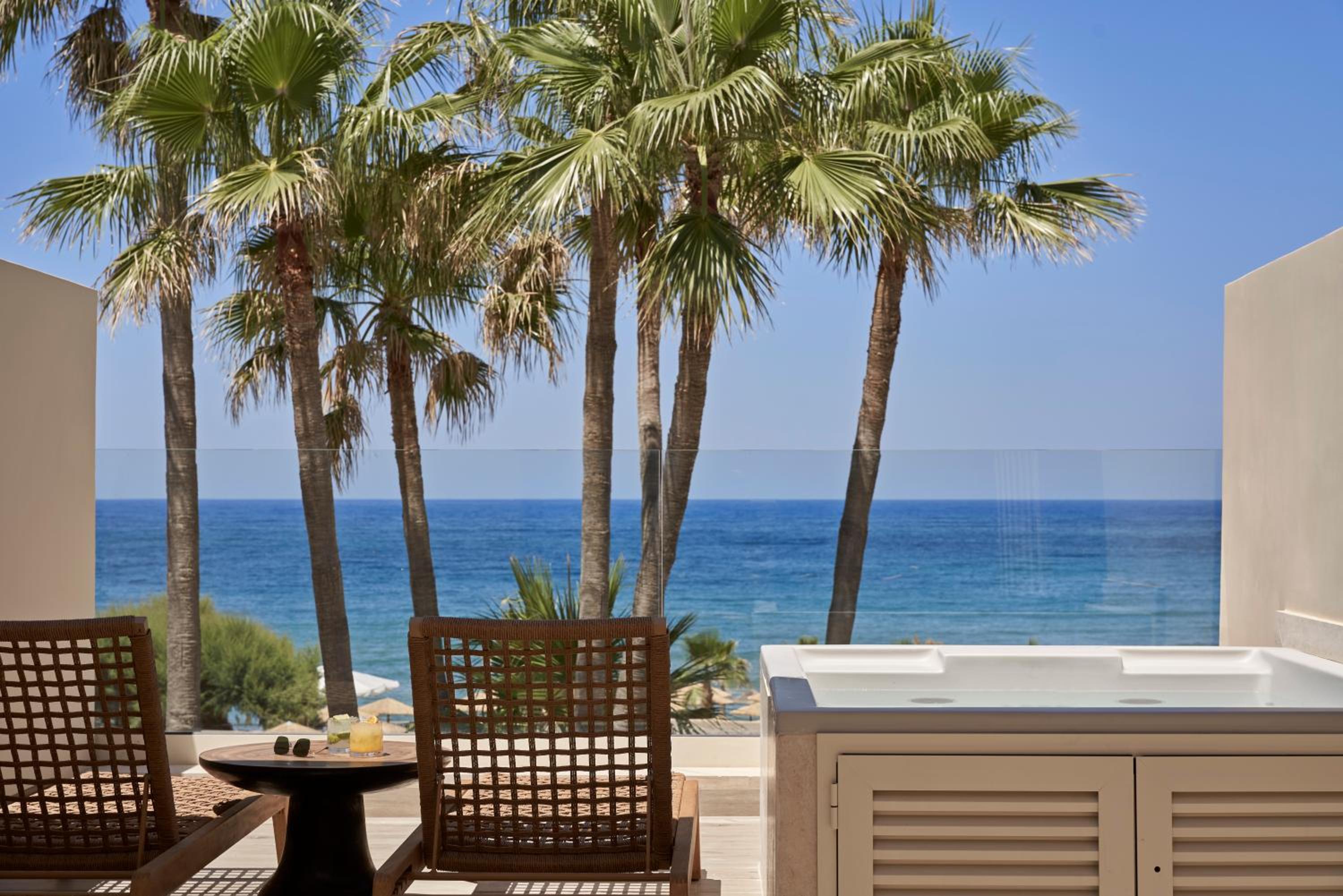 Superior Room Lagoon Sea View Outdoor Whirlpool