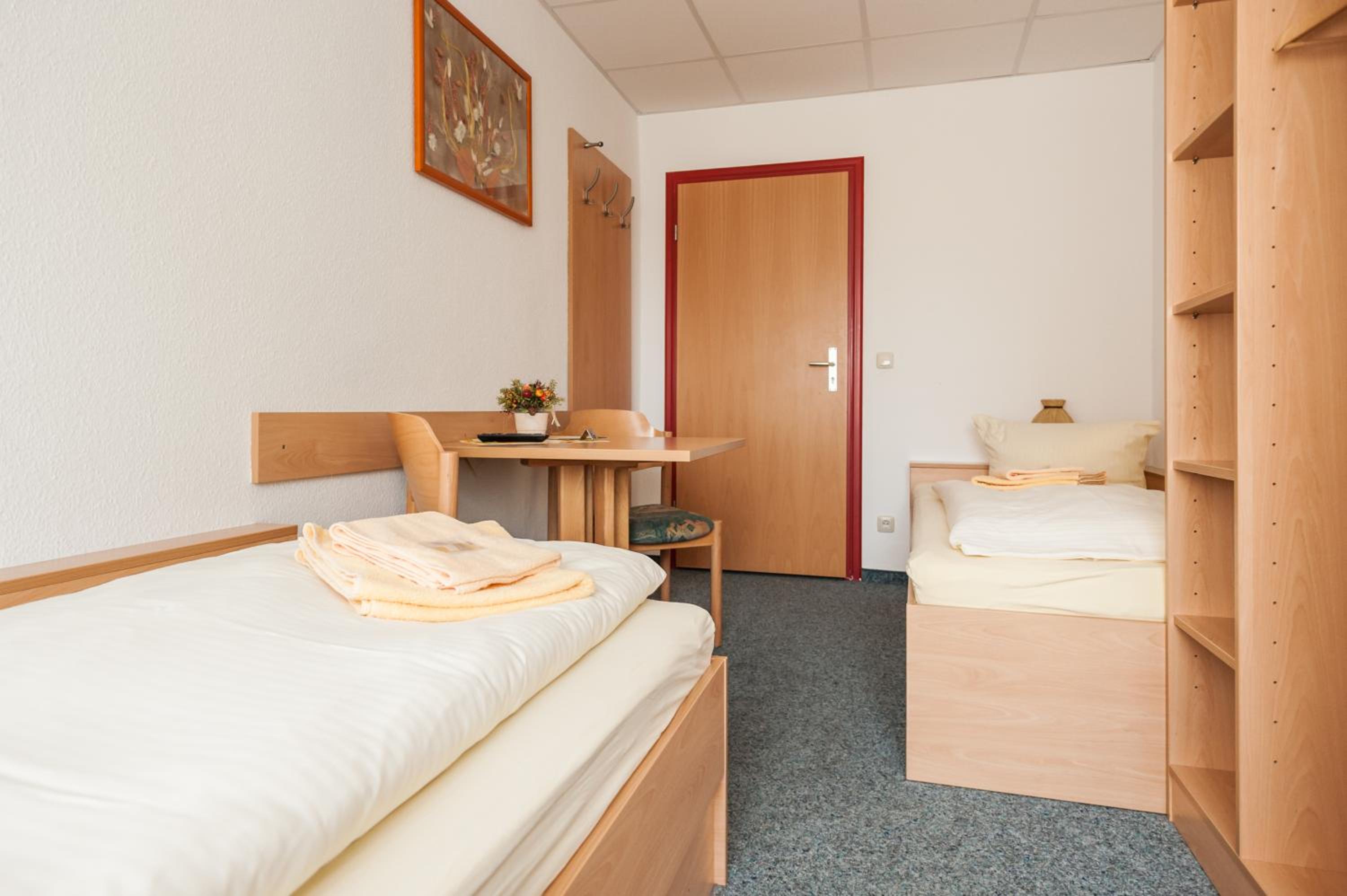 Twin Room - Photo 2