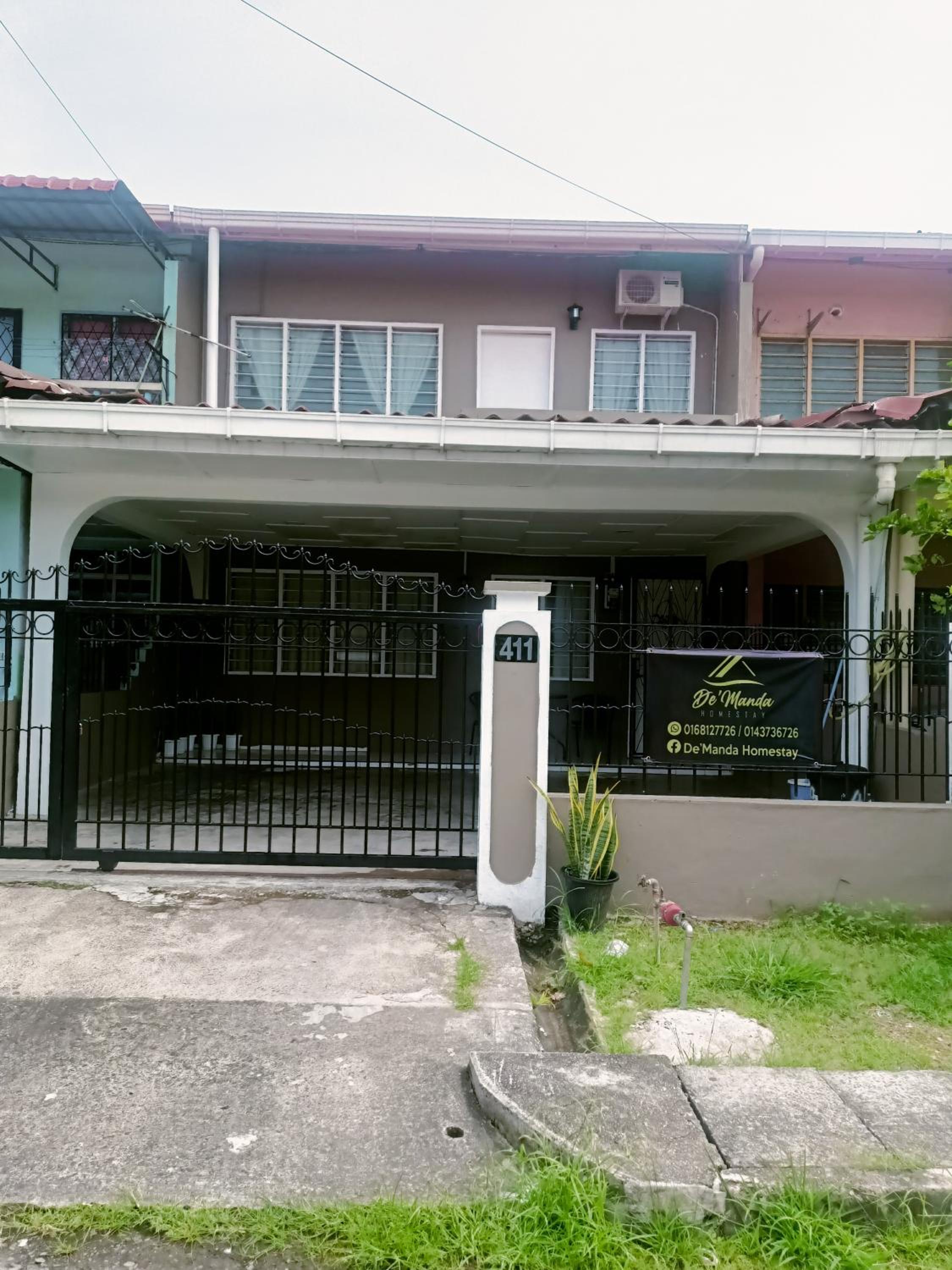Three-Bedroom House photo 1