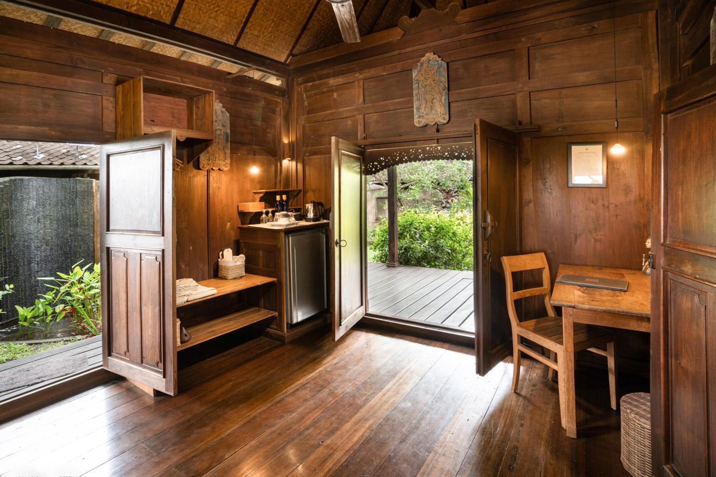 Bungalow with Garden View - Photo 10