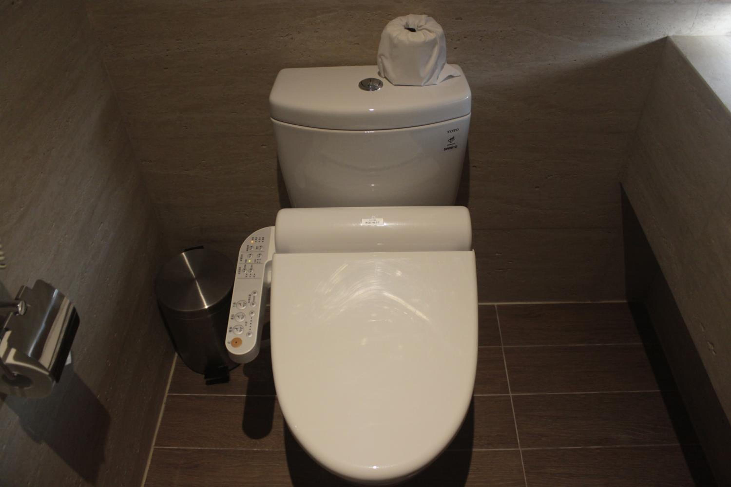 Deluxe Suite - Photo 6