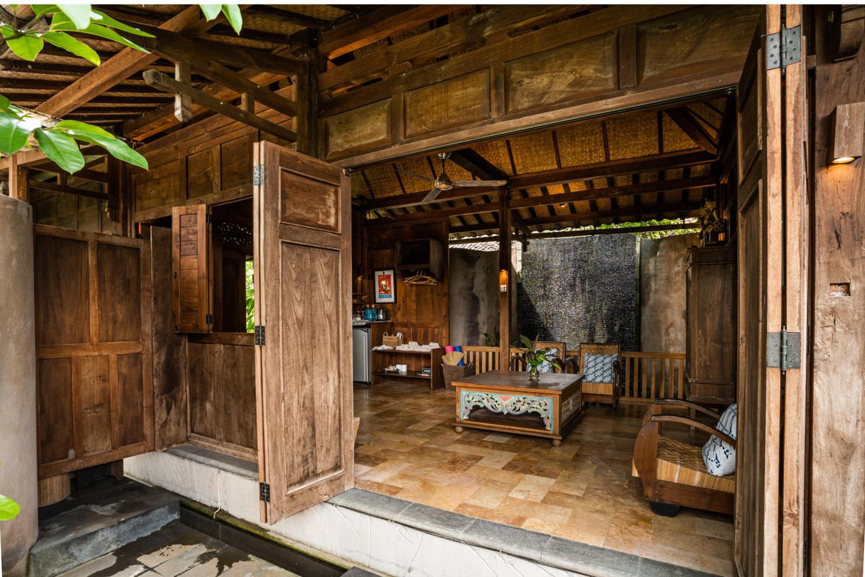 Deluxe Bungalow with Garden View - Photo 7