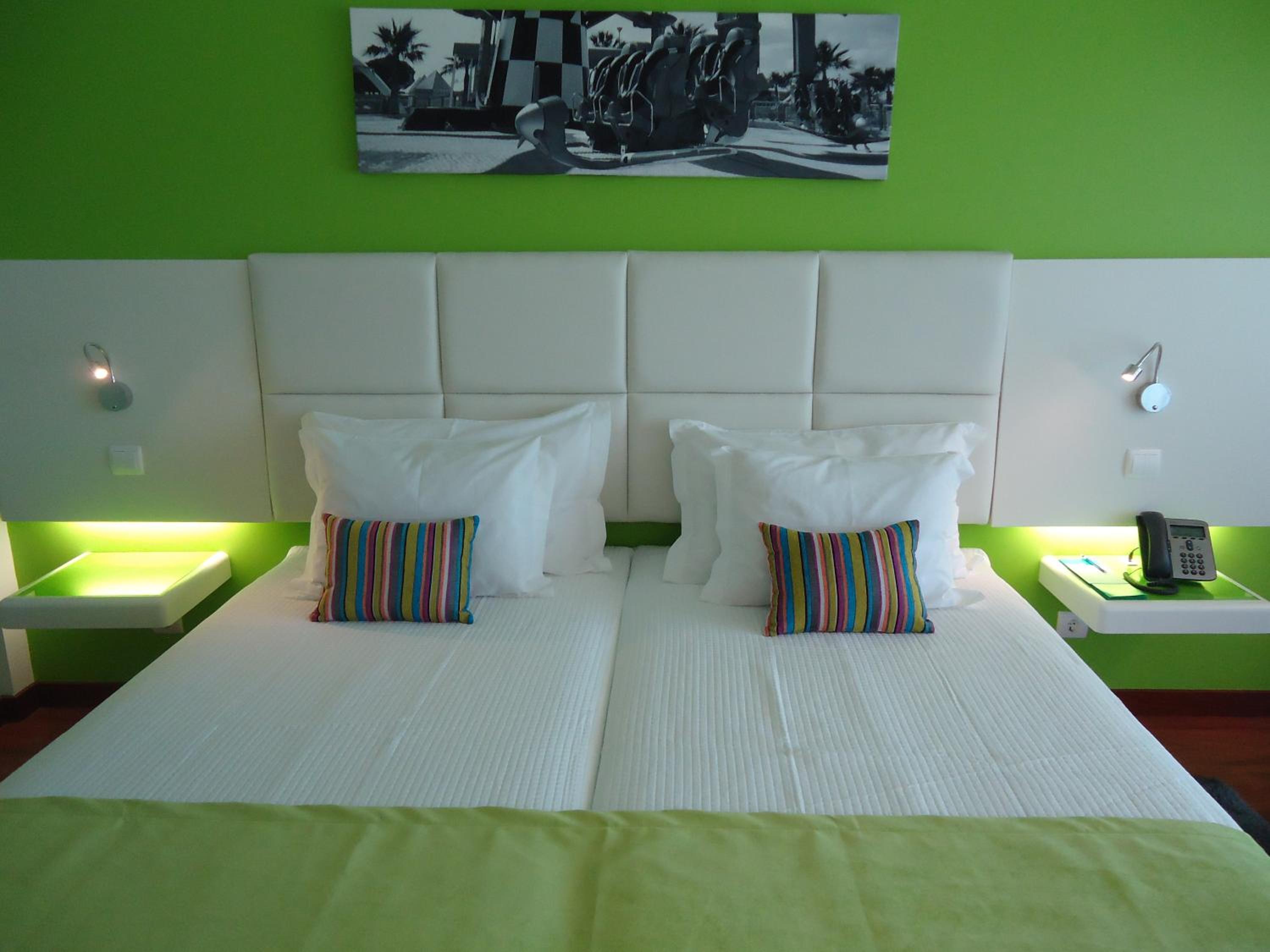 Twin Room (1 Adult + 2 Children)