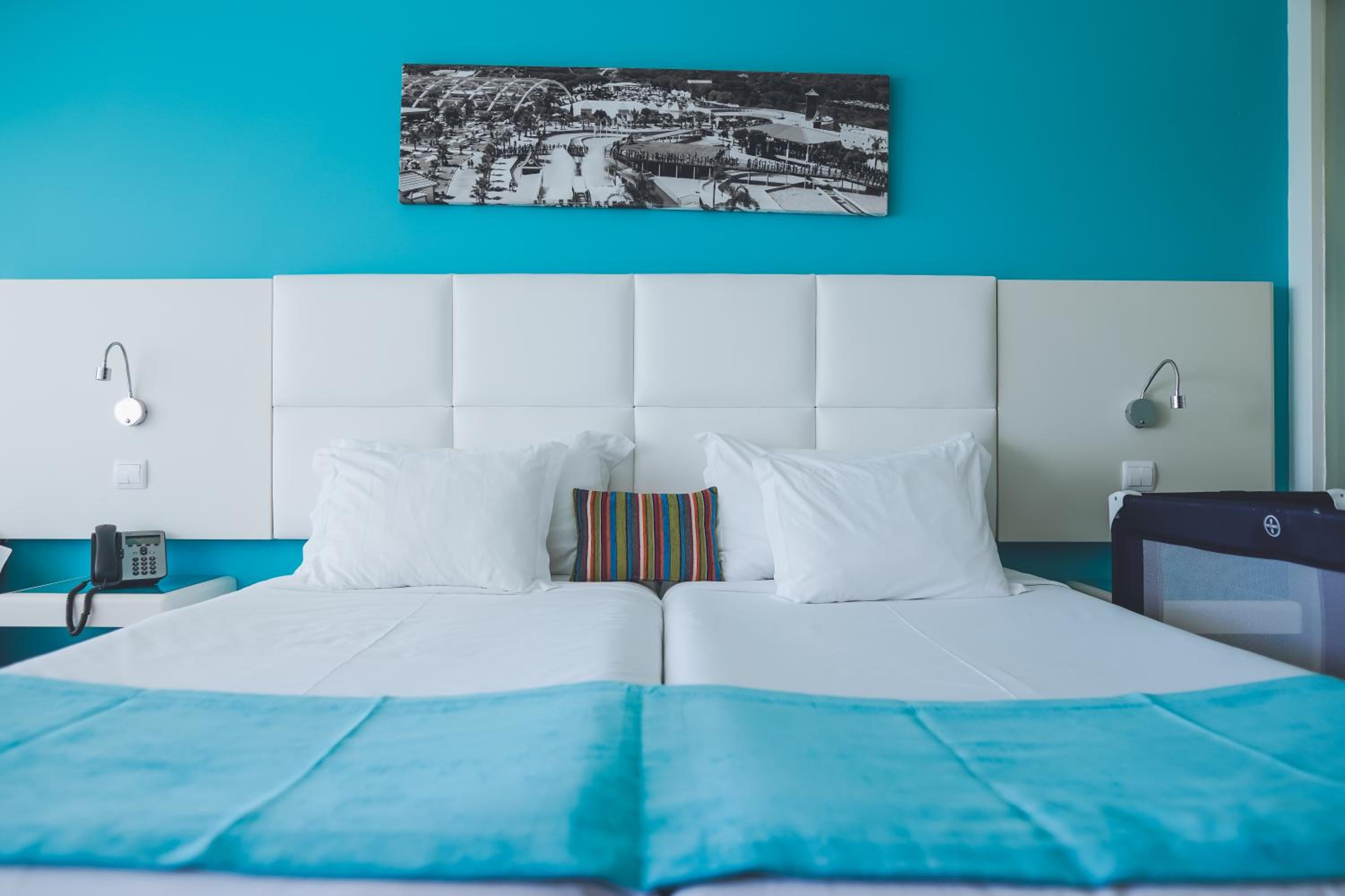 Twin Room (1 Adult + 1 Child)