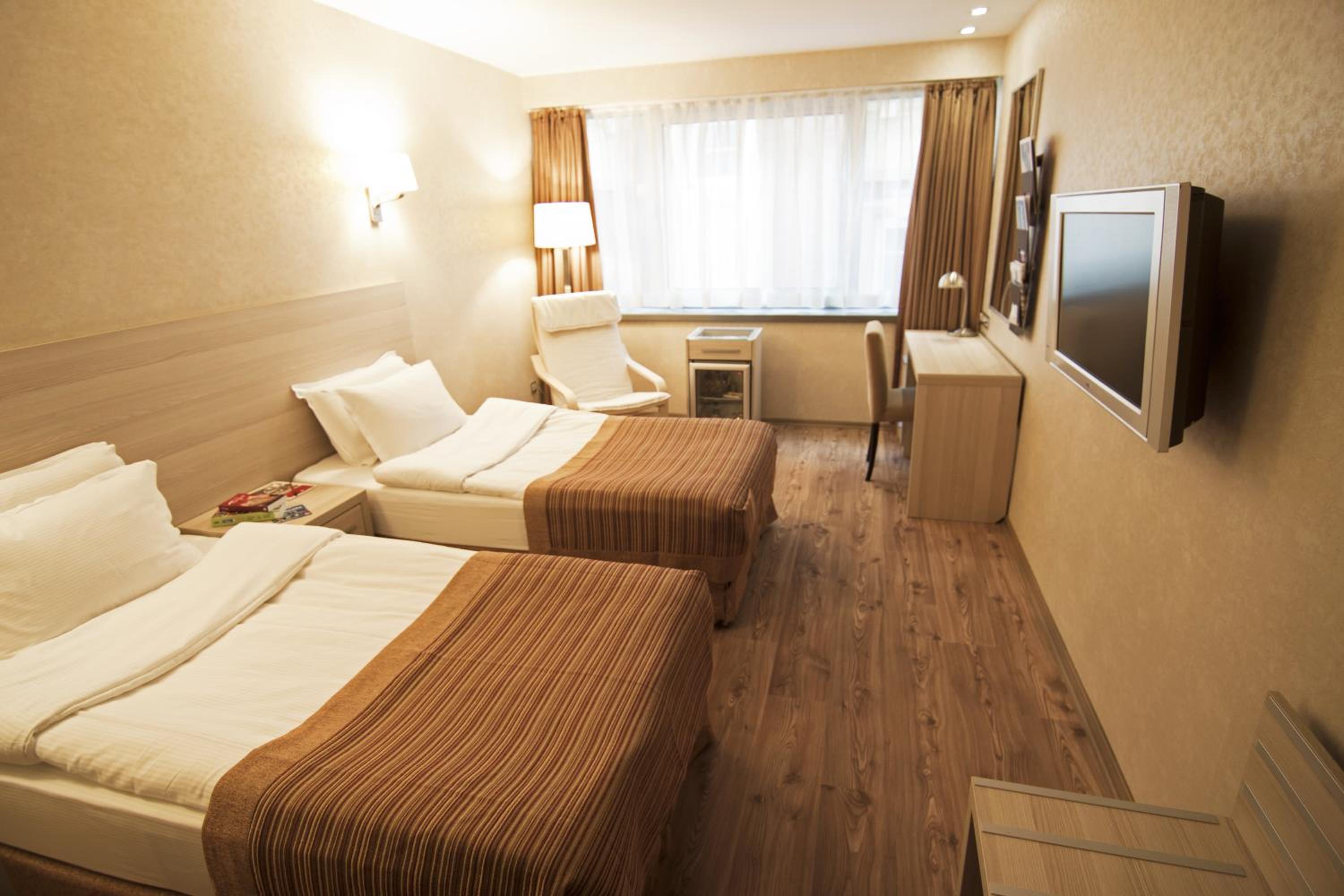 Twin Room - Photo 5
