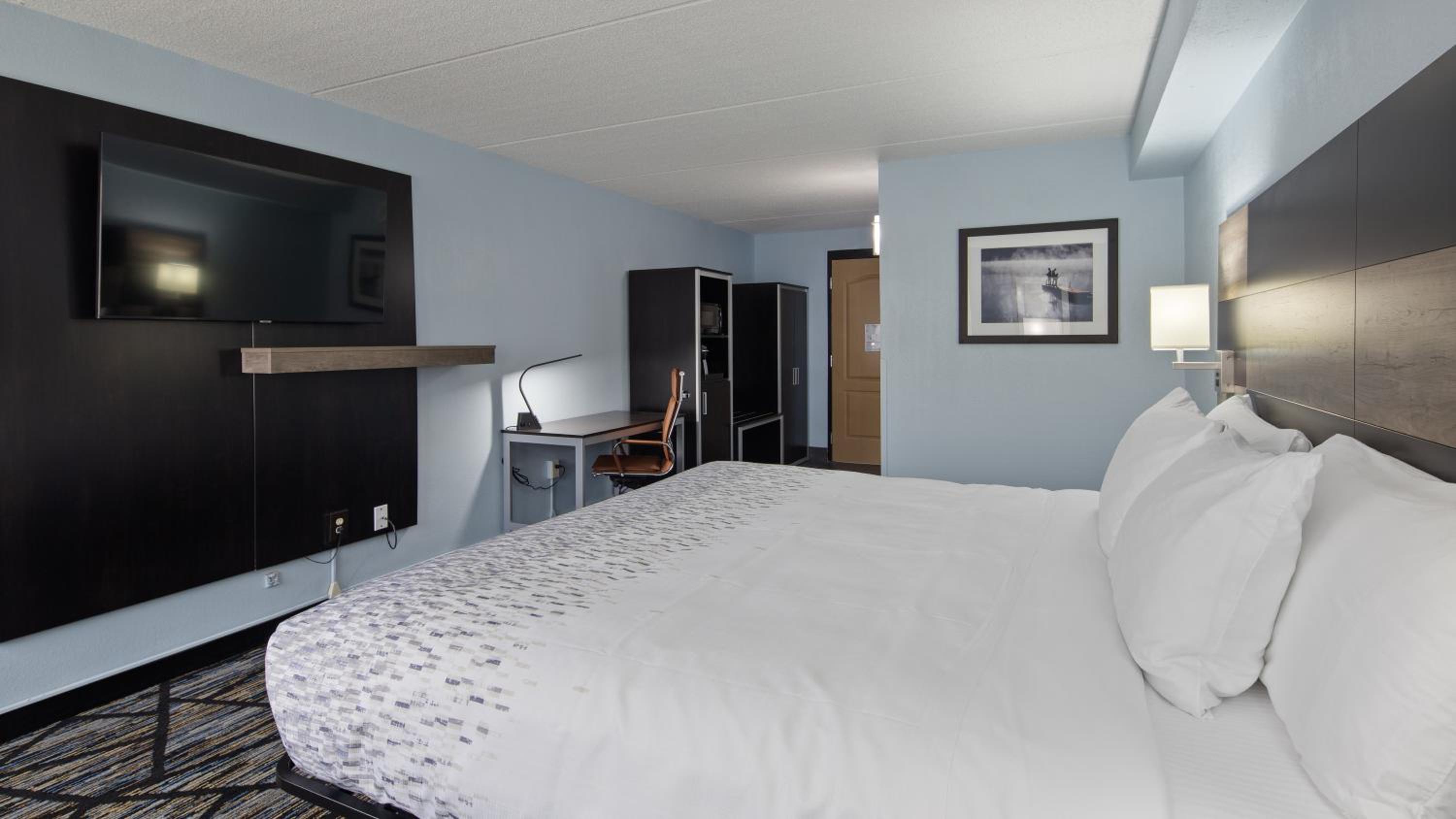 King Room with Bath Tub - Disability Access - Photo 6
