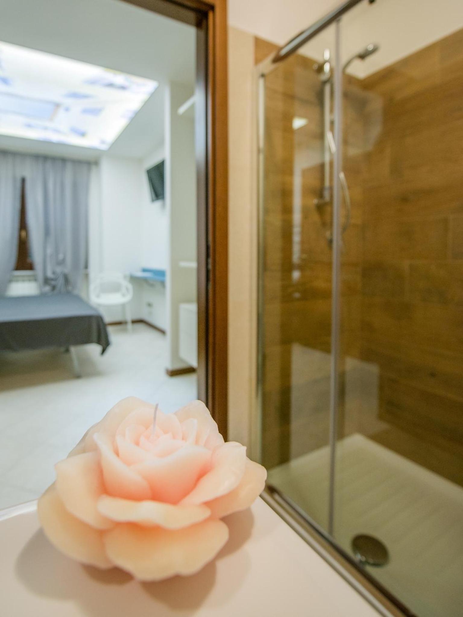Double Room With Private Bathroom photo 3