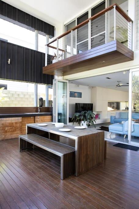Three-Bedroom House photo 3