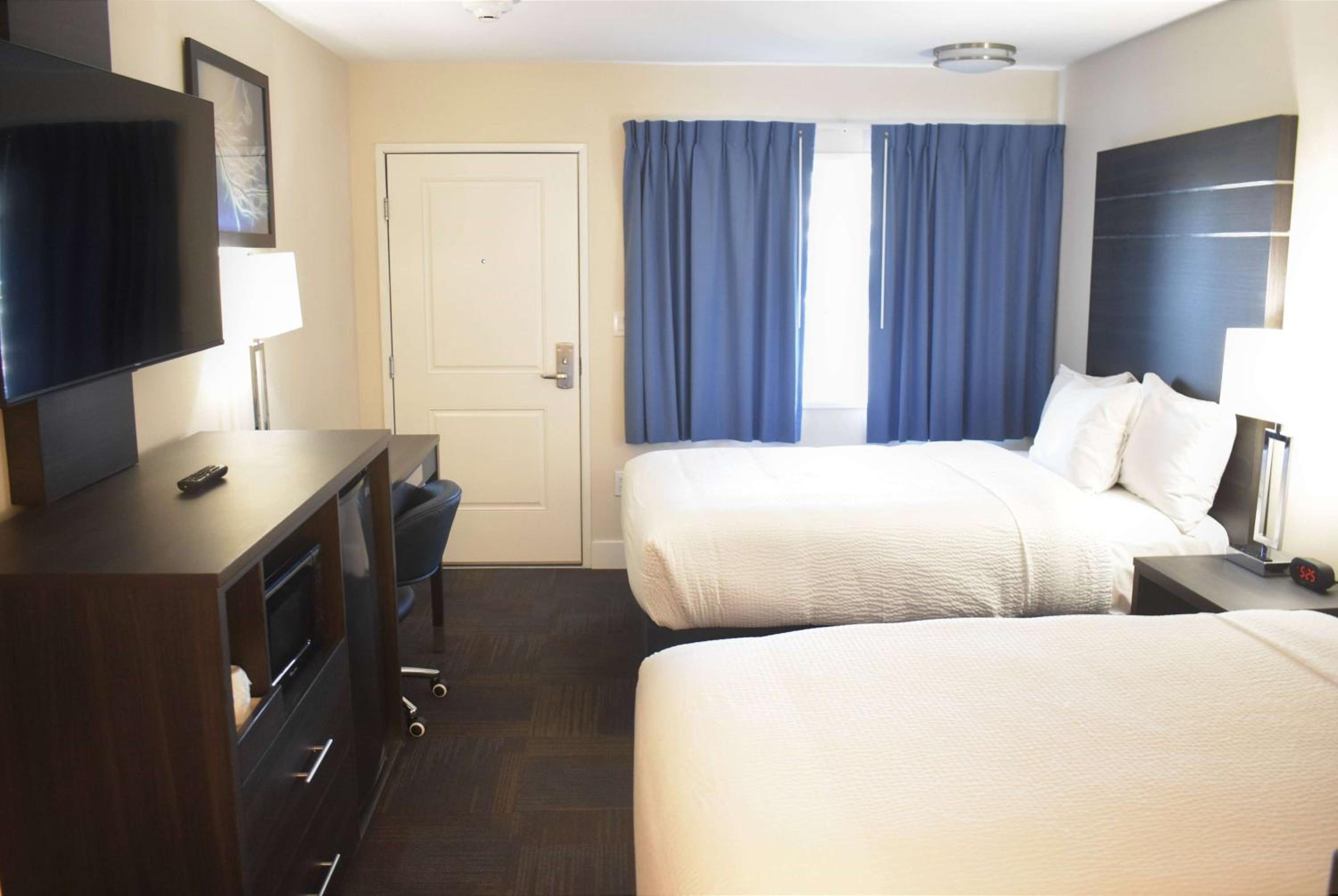 Deluxe Double Room with Two Double Beds - Non-Smoking photo 2