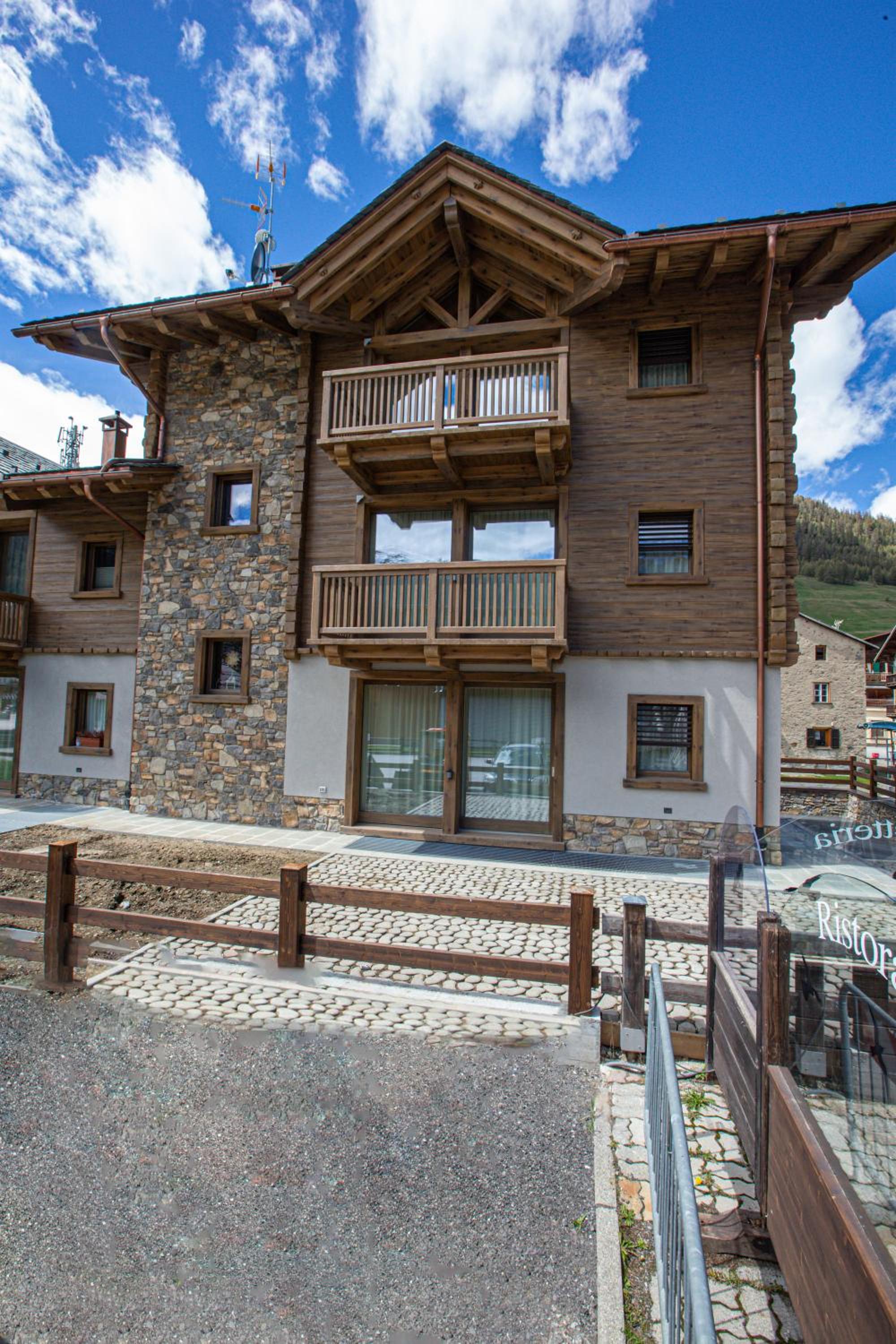 Superior One-Bedroom Apartment with Balcony photo 2