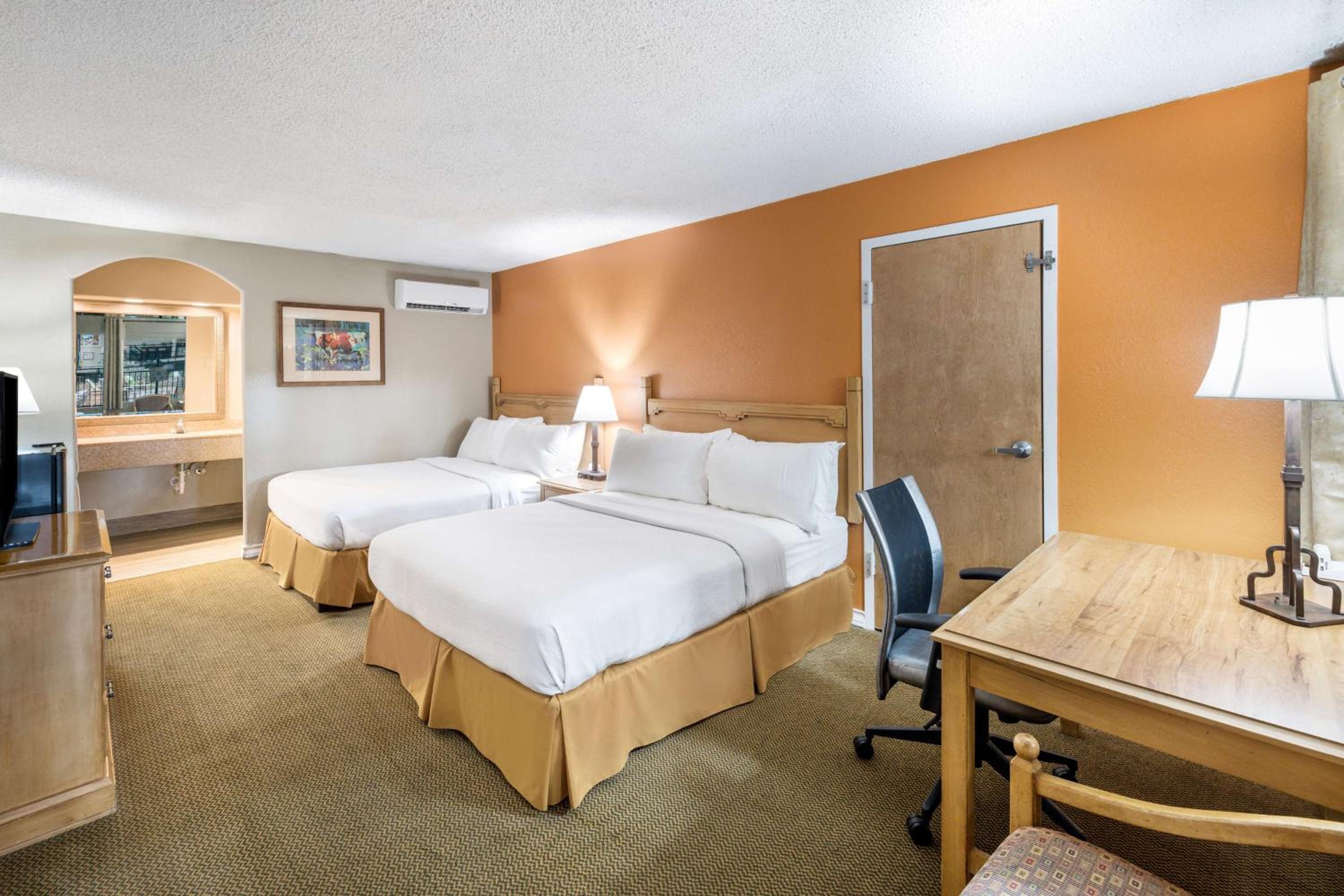 Two Queen Beds – Interior Facing - Photo 1