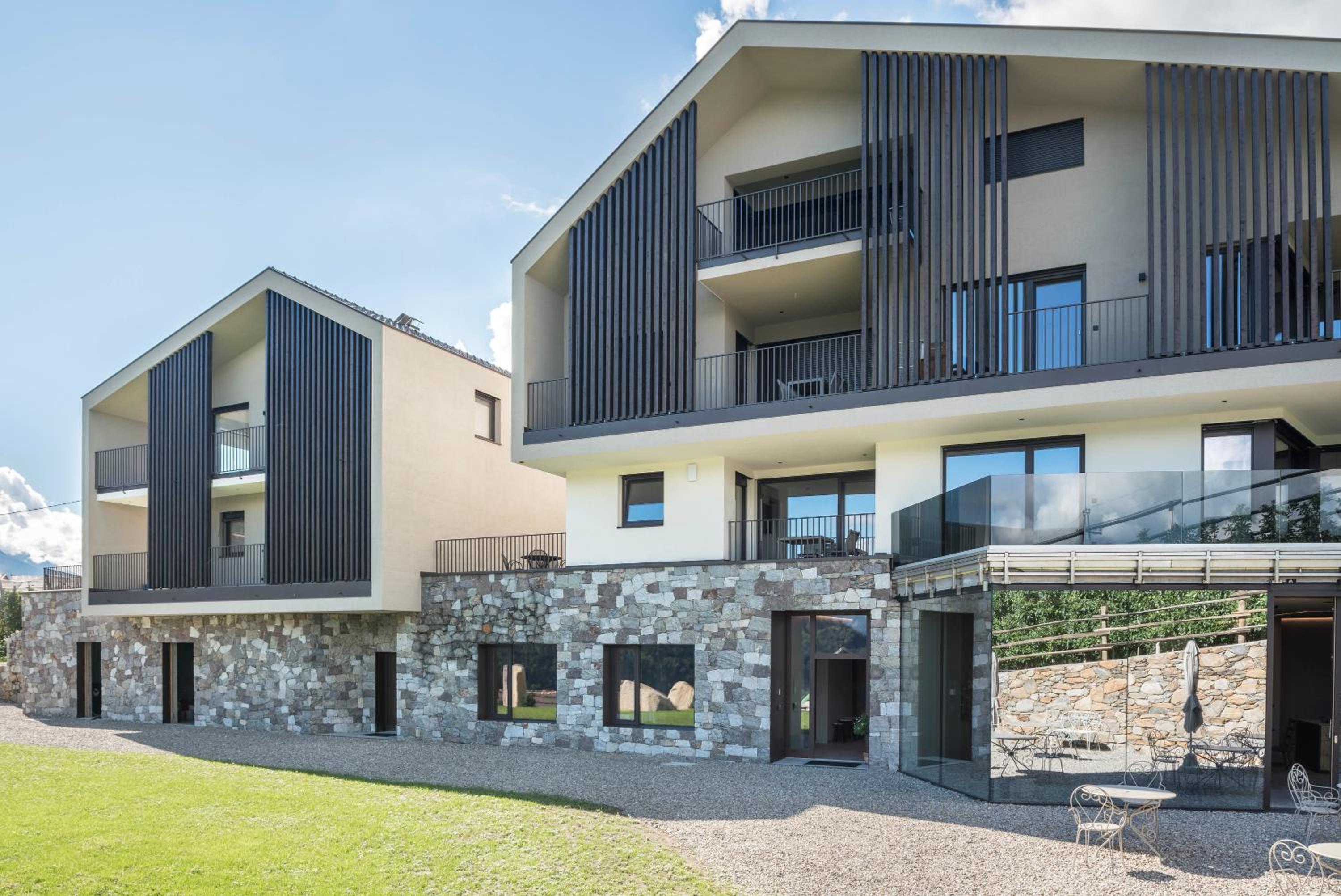 Two-Bedroom Deluxe Apartment with Garden View photo 2