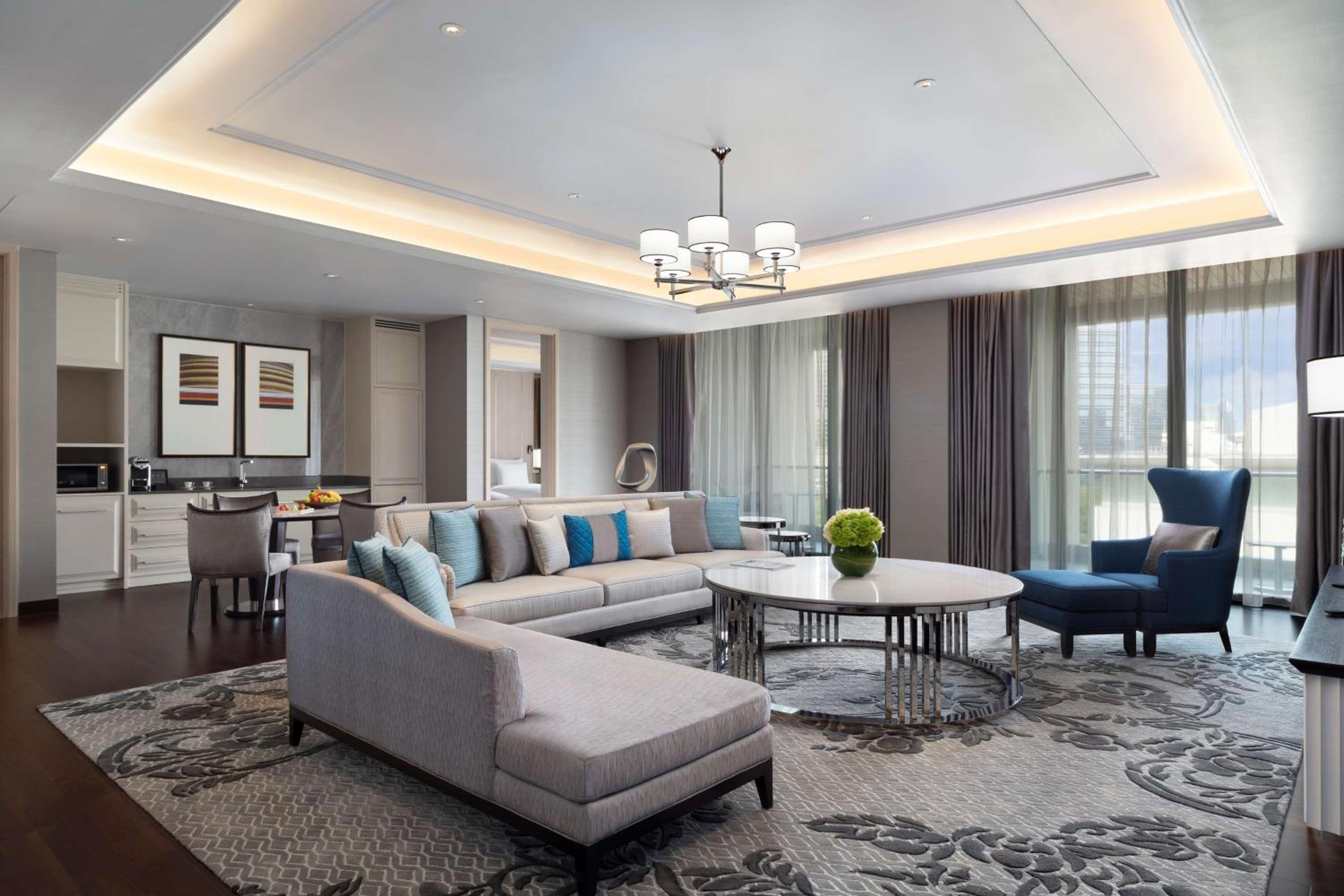 Grand Executive Suite