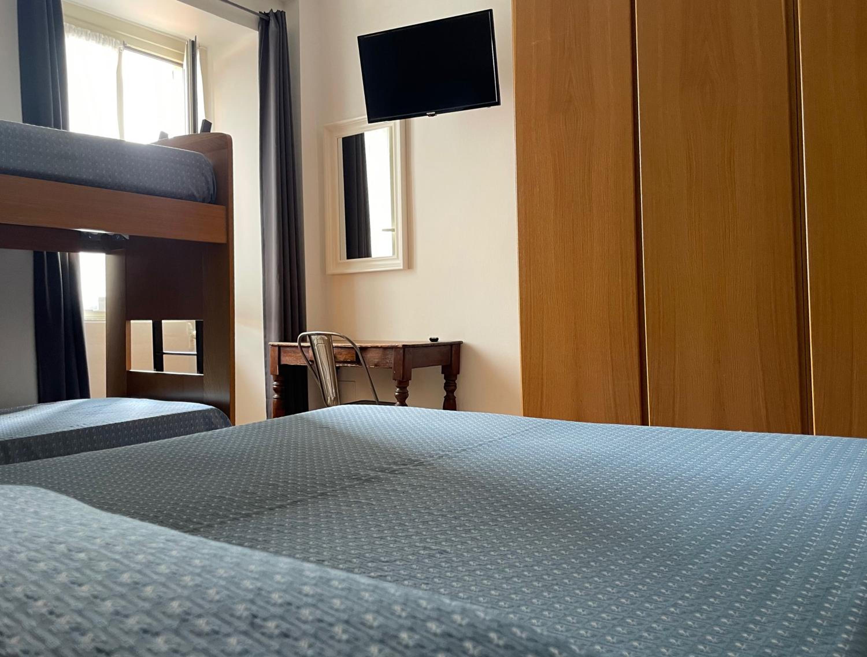 Double Room with Private External Bathroom photo 2