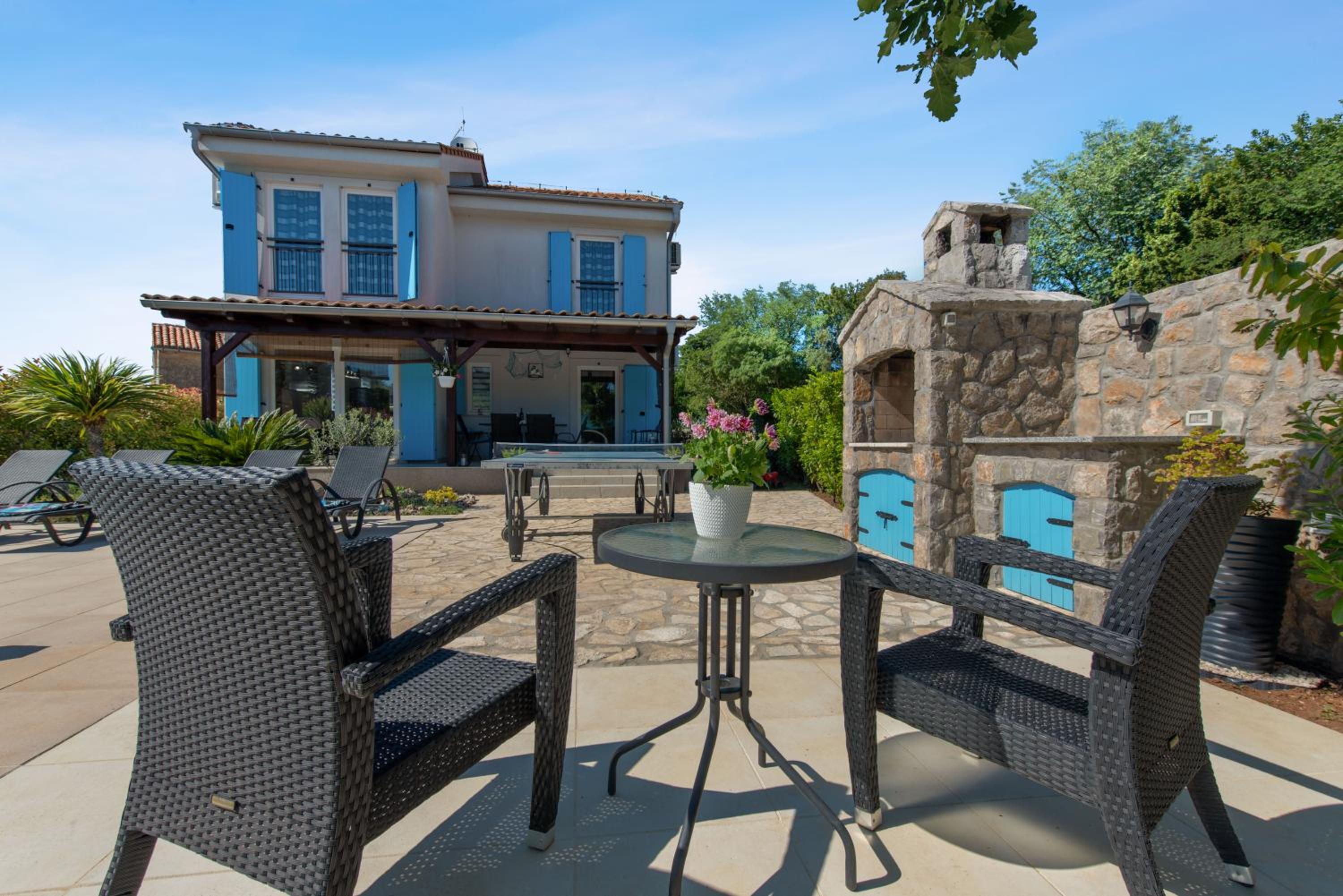 Villa photo 3