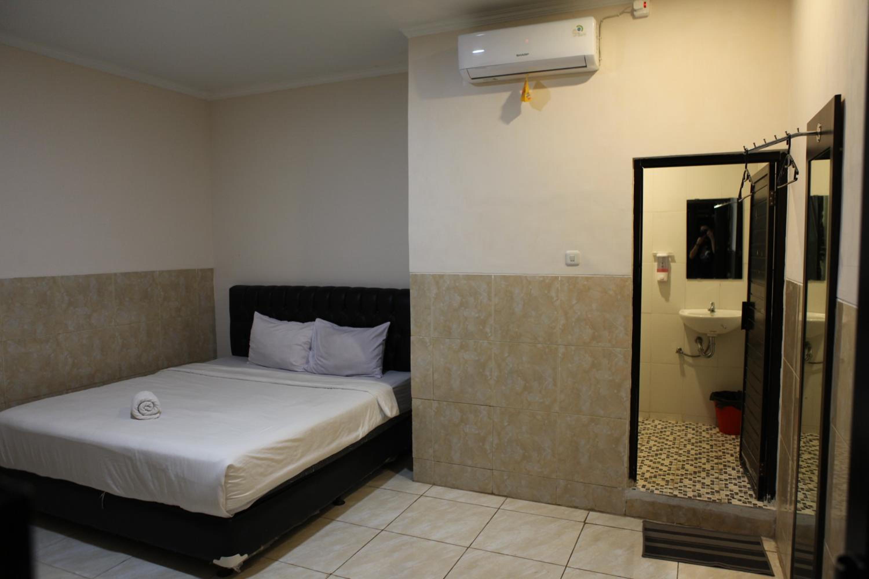 Standard Small Room - Photo 2