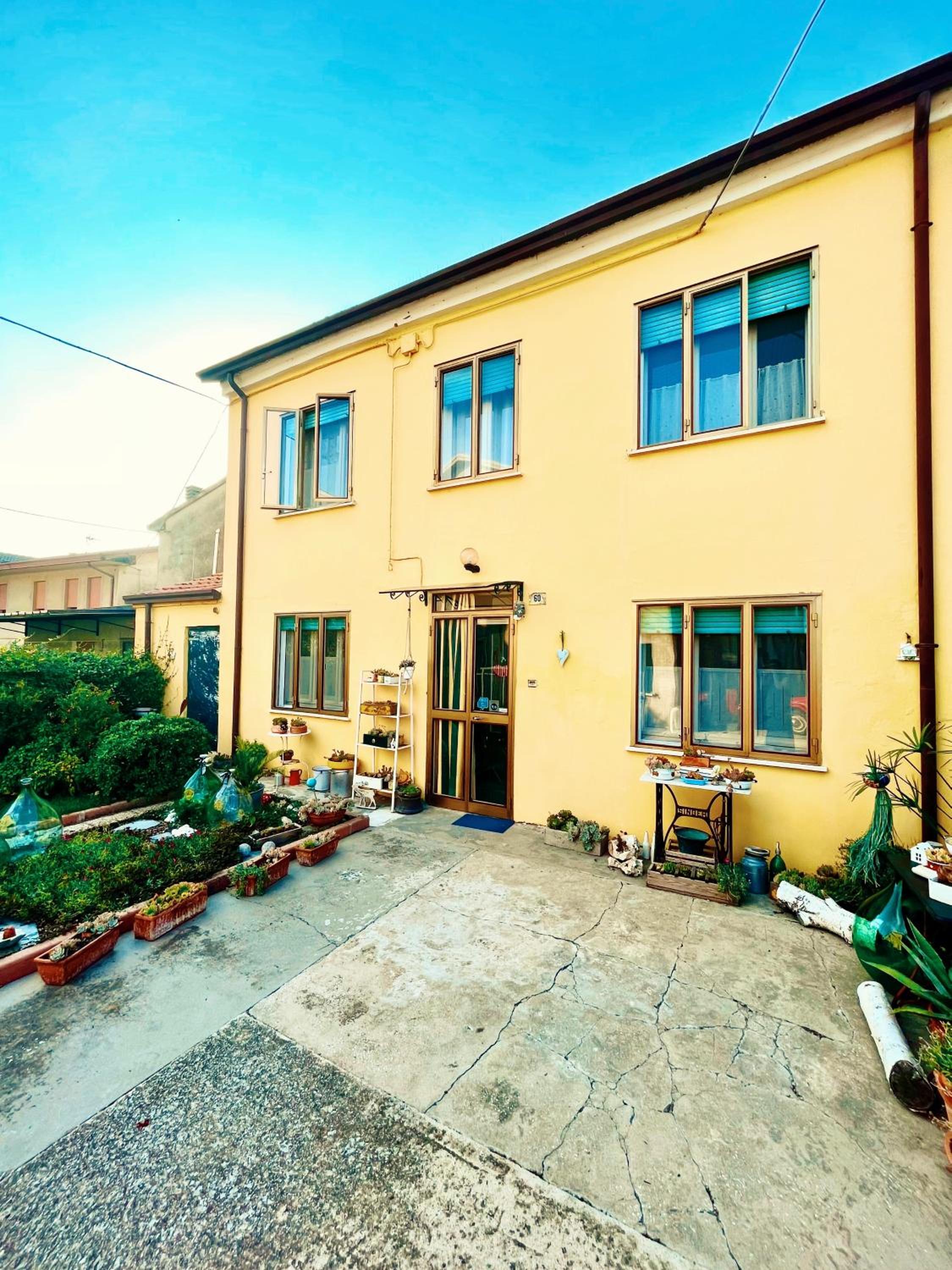 Two-Bedroom House - Photo 8