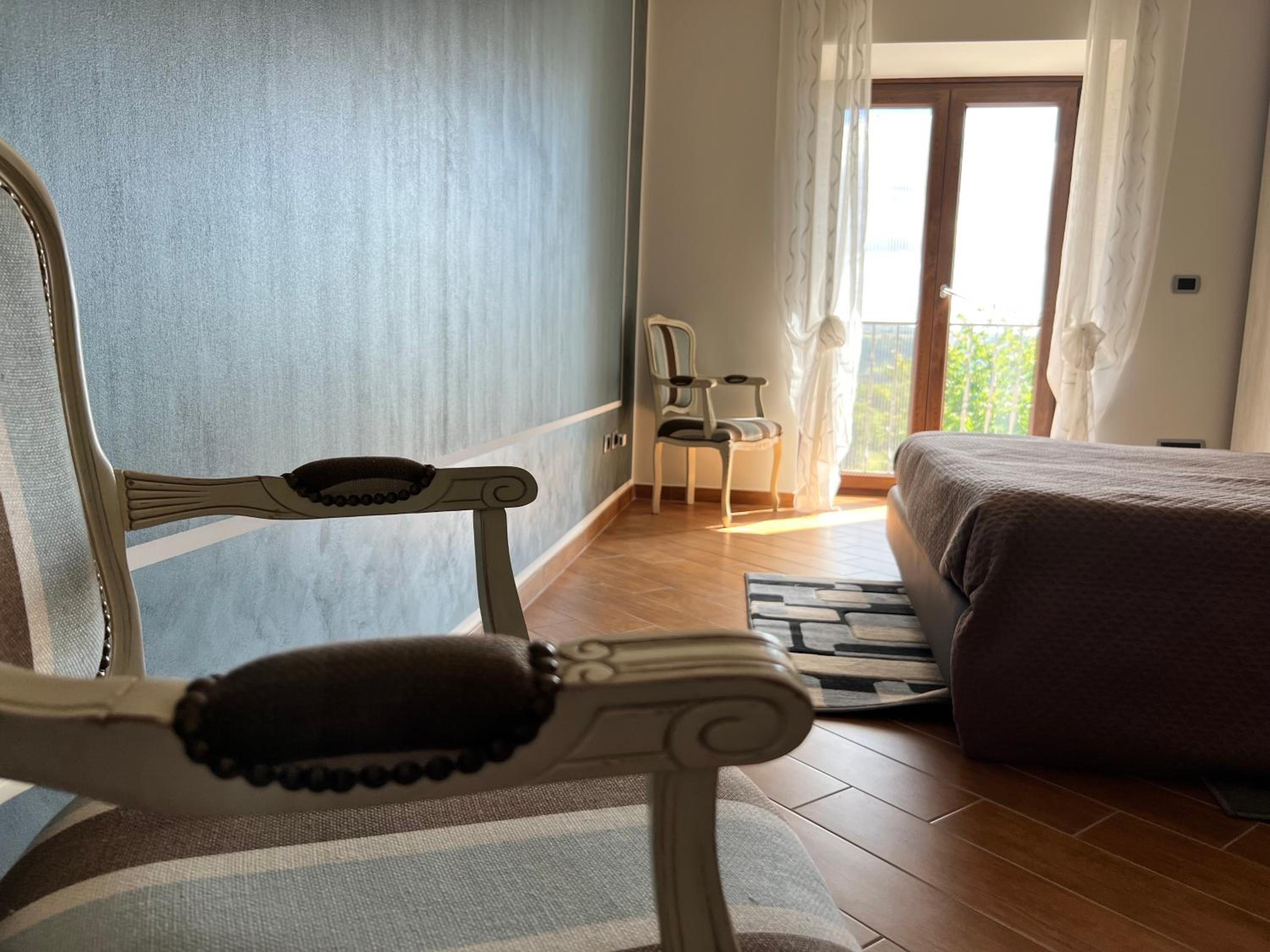 Deluxe Double Room (2 Adults + 1 Child) photo 1