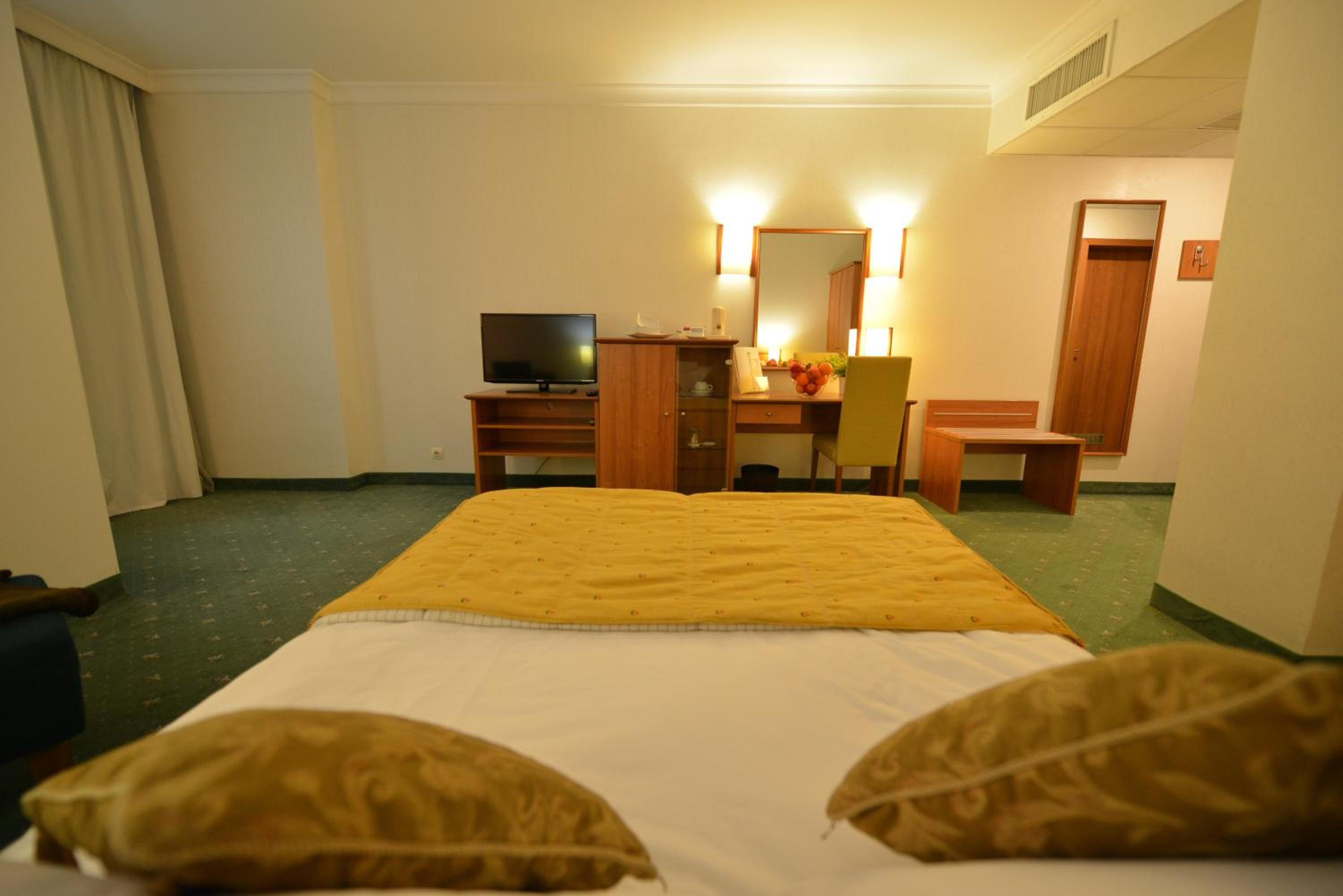 Double Room - Photo 2