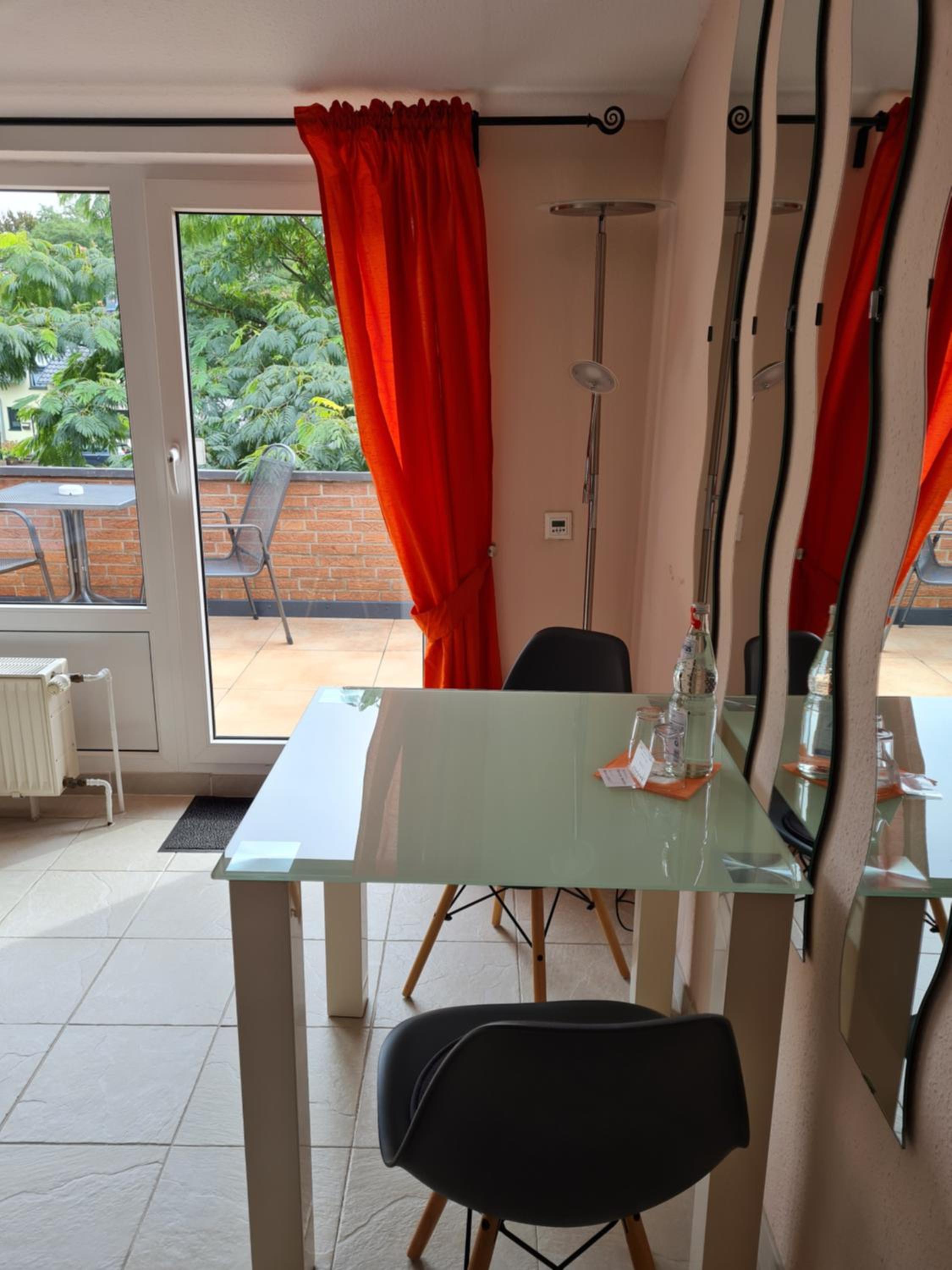 Double Room with Shared Bathroom and Balcony photo 3