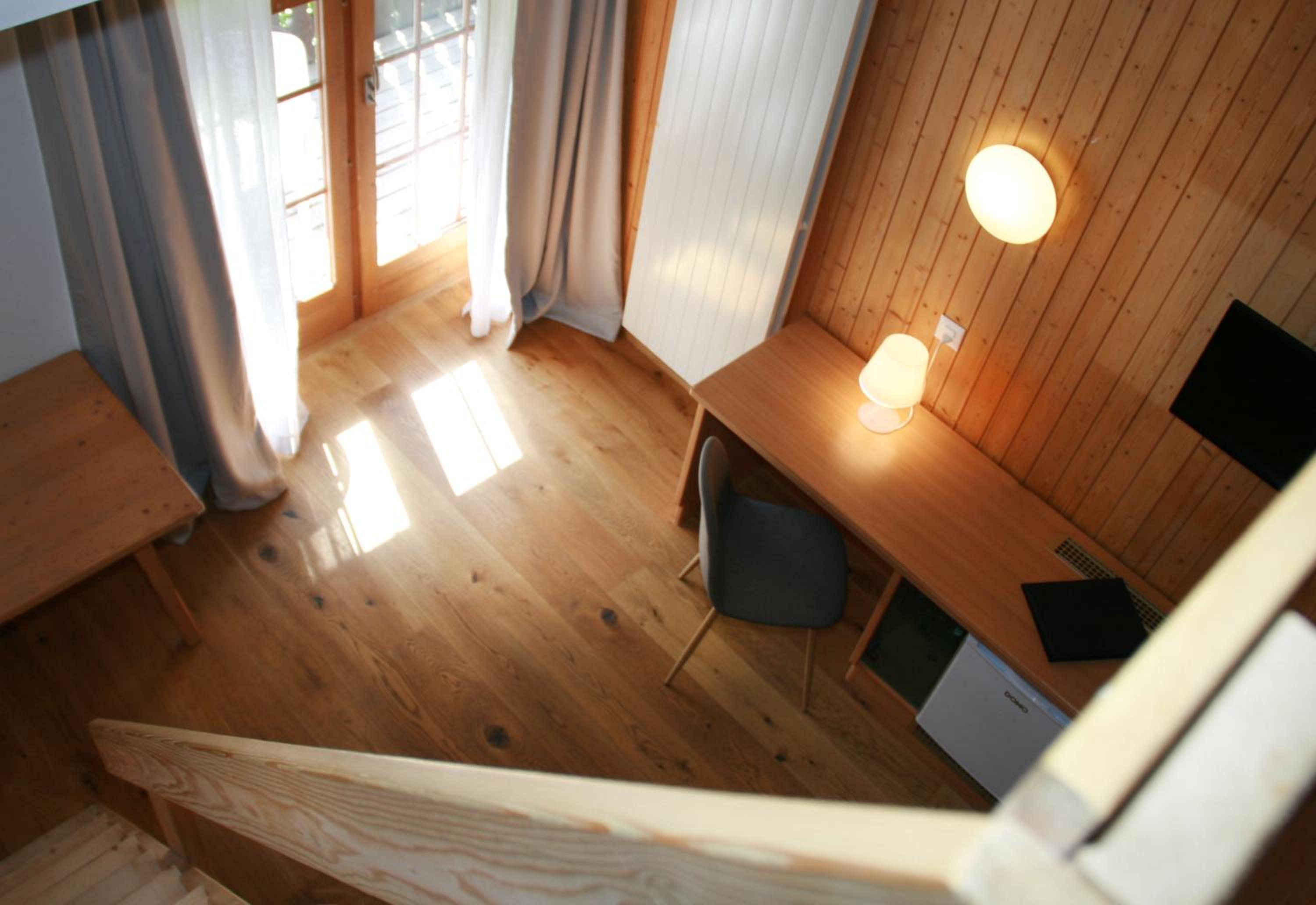 Superior Family Room - Photo 12