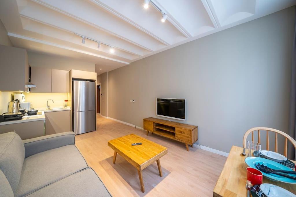 One-Bedroom Apartment photo 3