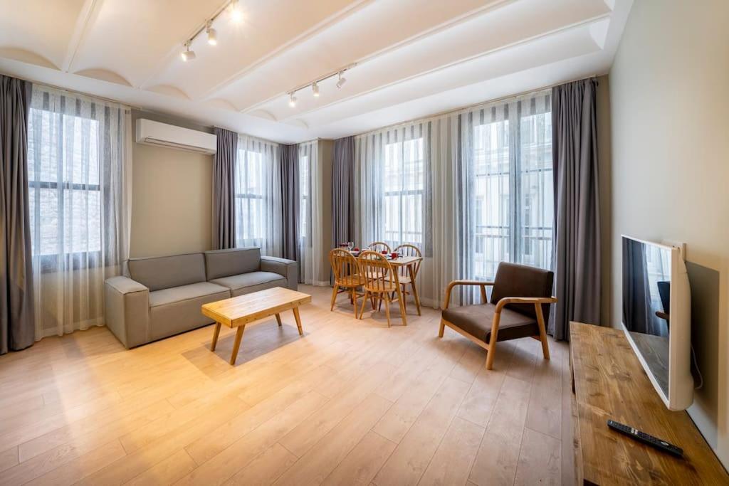 Two-Bedroom Family Apartment photo 2