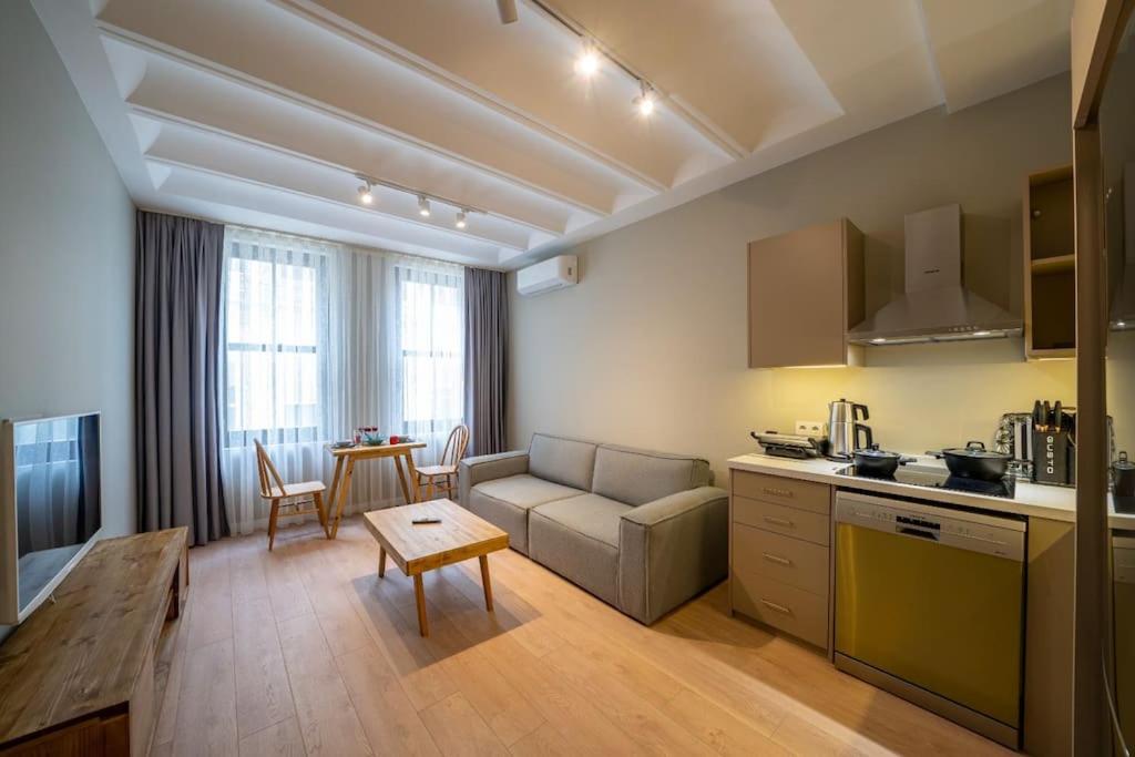 One-Bedroom Apartment photo 3