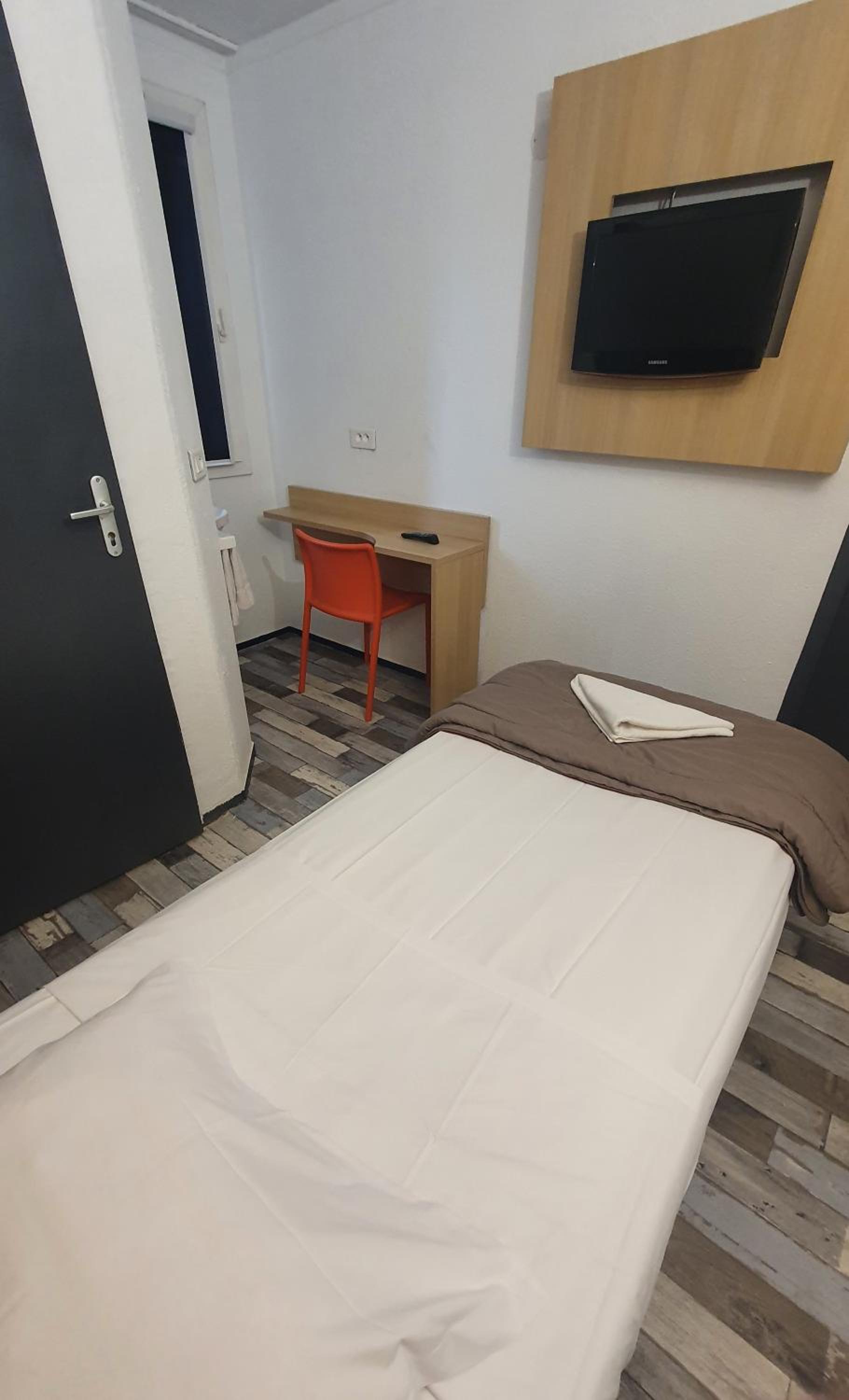 Single Room photo 2
