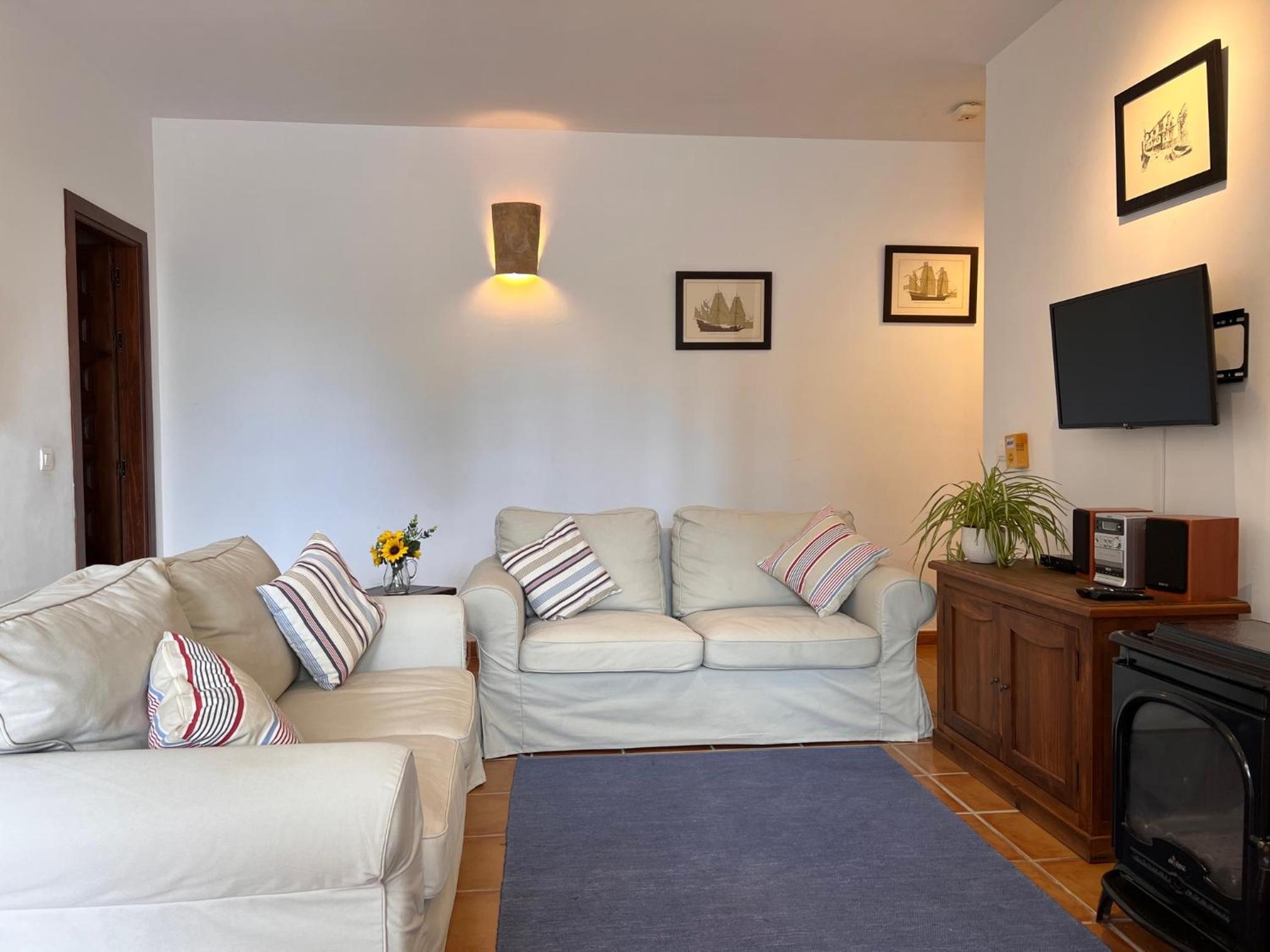 Apartamento de Dos Dormitorios con Vista a la Piscina