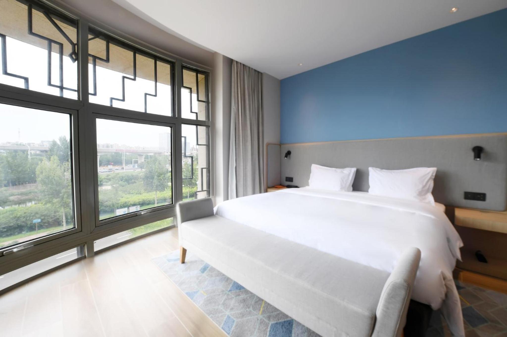 One-Bedroom King Suite - Photo 2