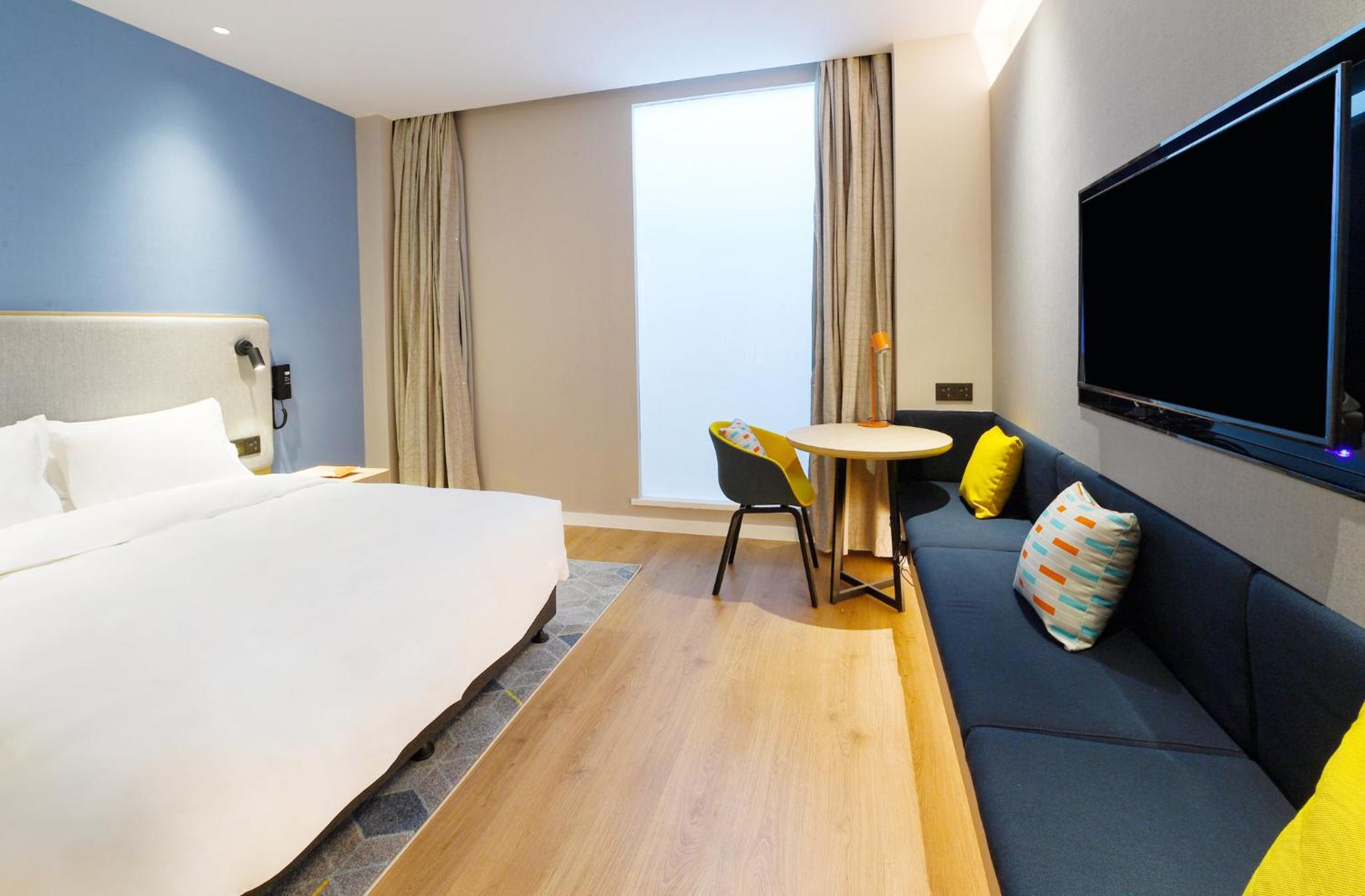 Standard King Room - Photo 1