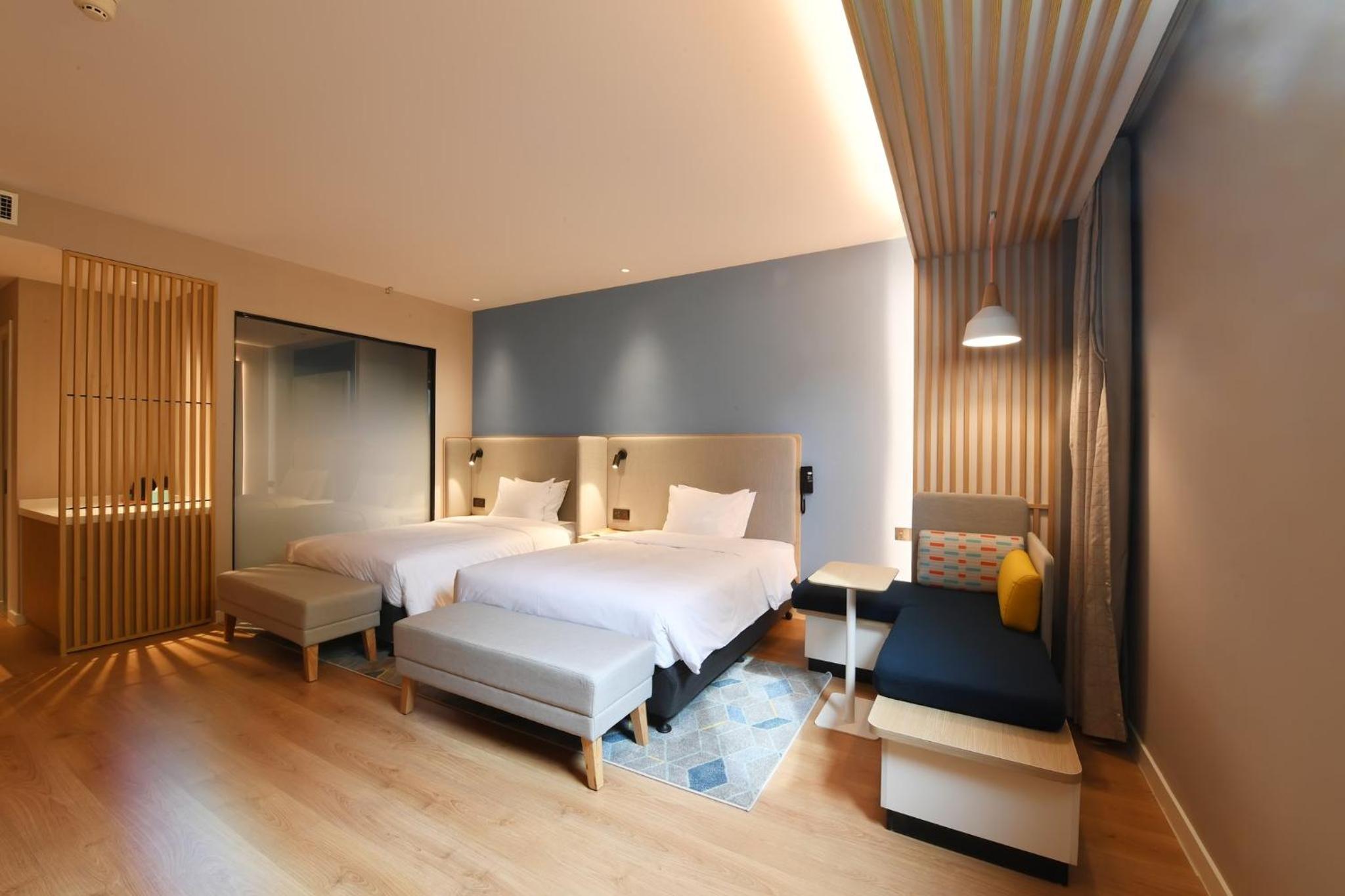 Standard Twin Room - Photo 3