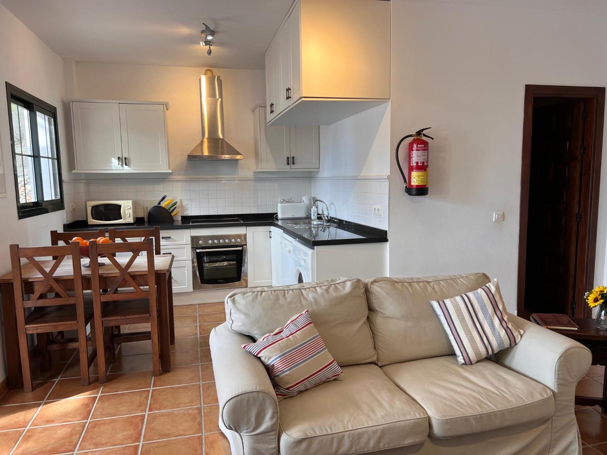 Two-Bedroom Apartment with Pool View photo 3