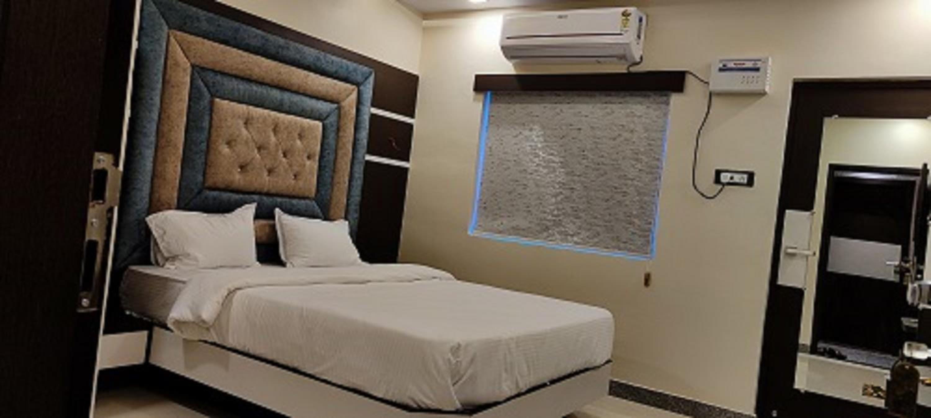 Superior King Room photo 2