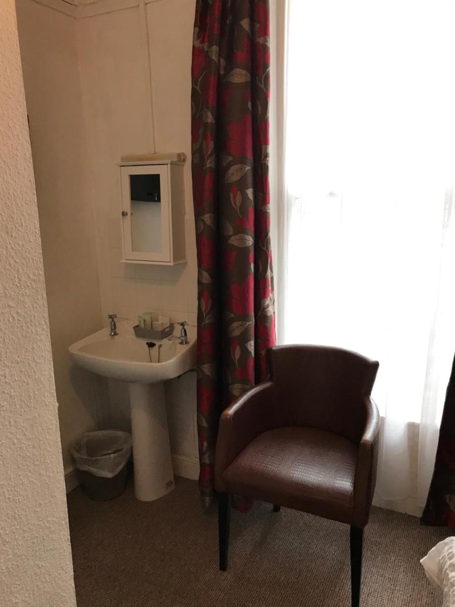 Single Room photo 2